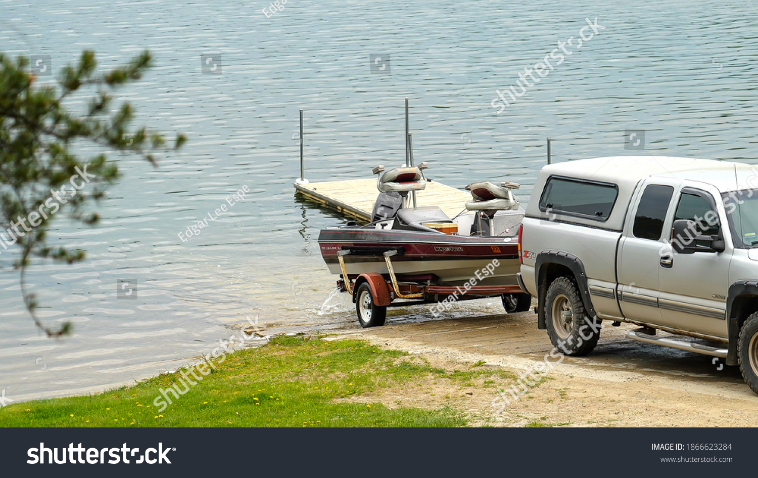 314 Truck Pulling Boat Images, Stock Photos & Vectors | Shutterstock