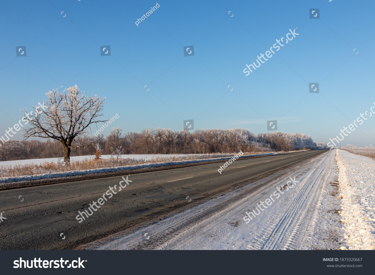 undivided highway