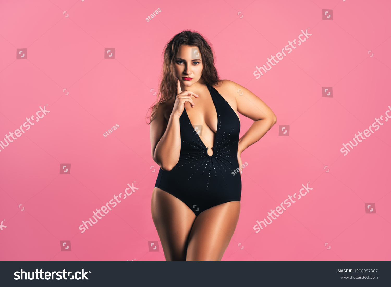 Sexy Plus Size Fashion Model BlackẢnh Có Sẵn1906987867 Shutterstock 1062