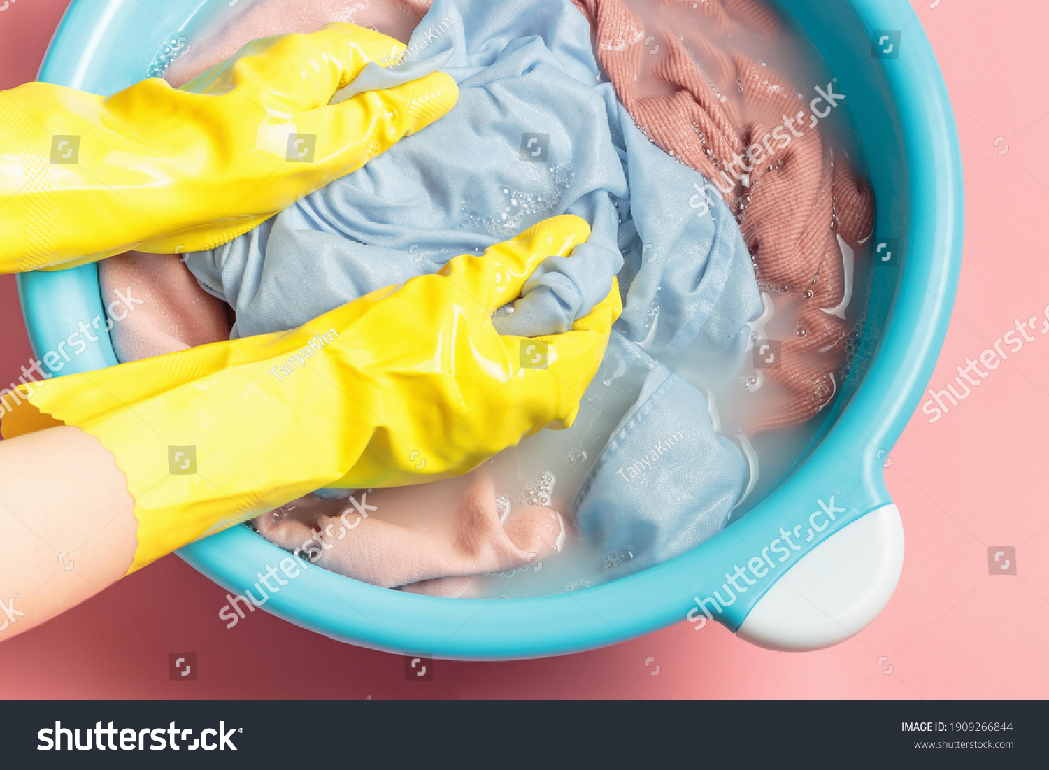 gloves to wash clothes