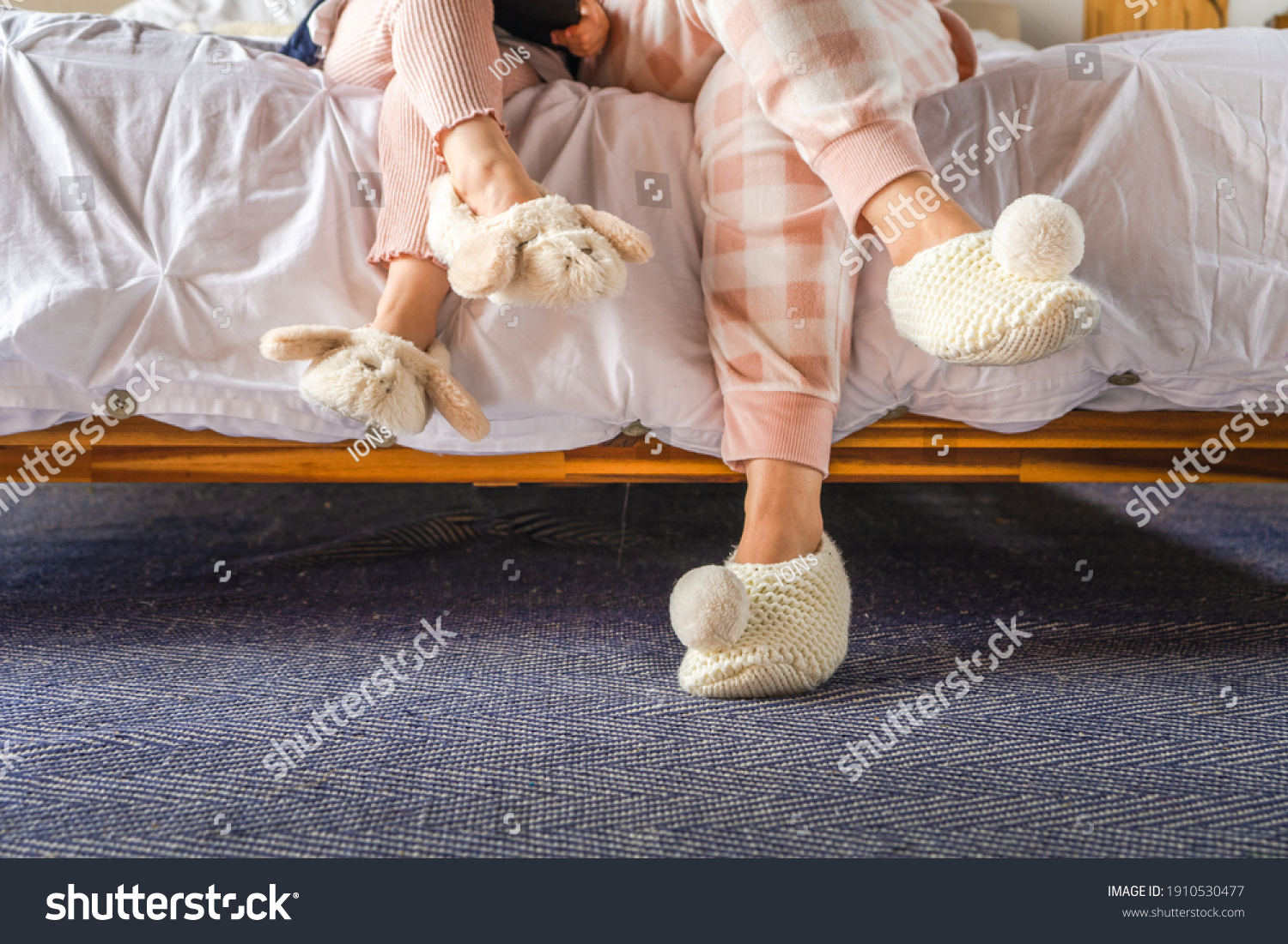 mom and daughter slippers