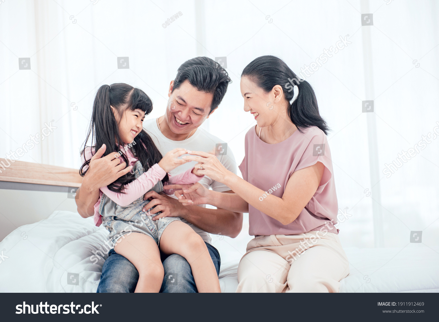 Happy Asian Family Mother Father Child Stock Photo 1911912469 ...