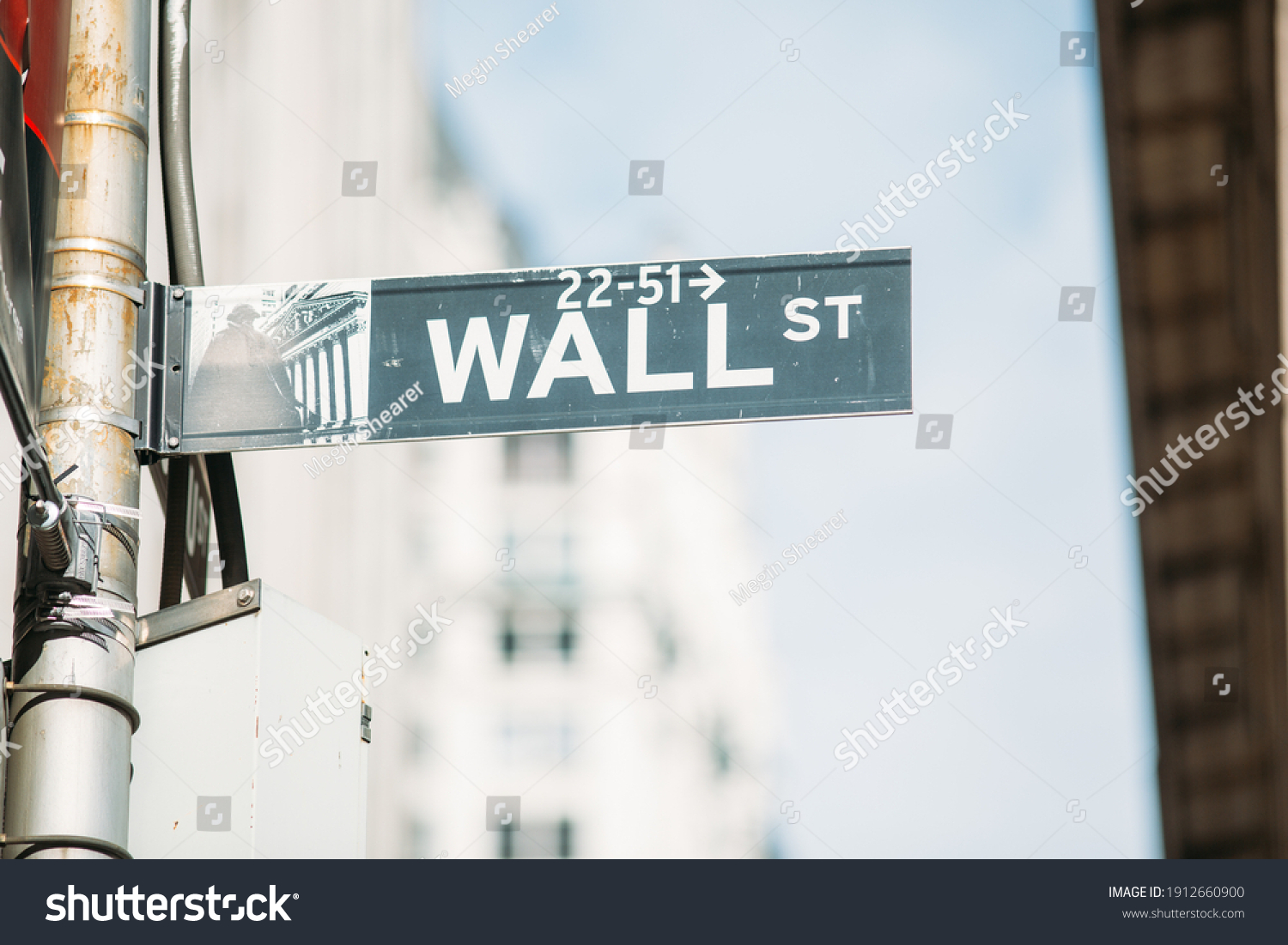 82,147 Wall street stock exchange Images, Stock Photos & Vectors