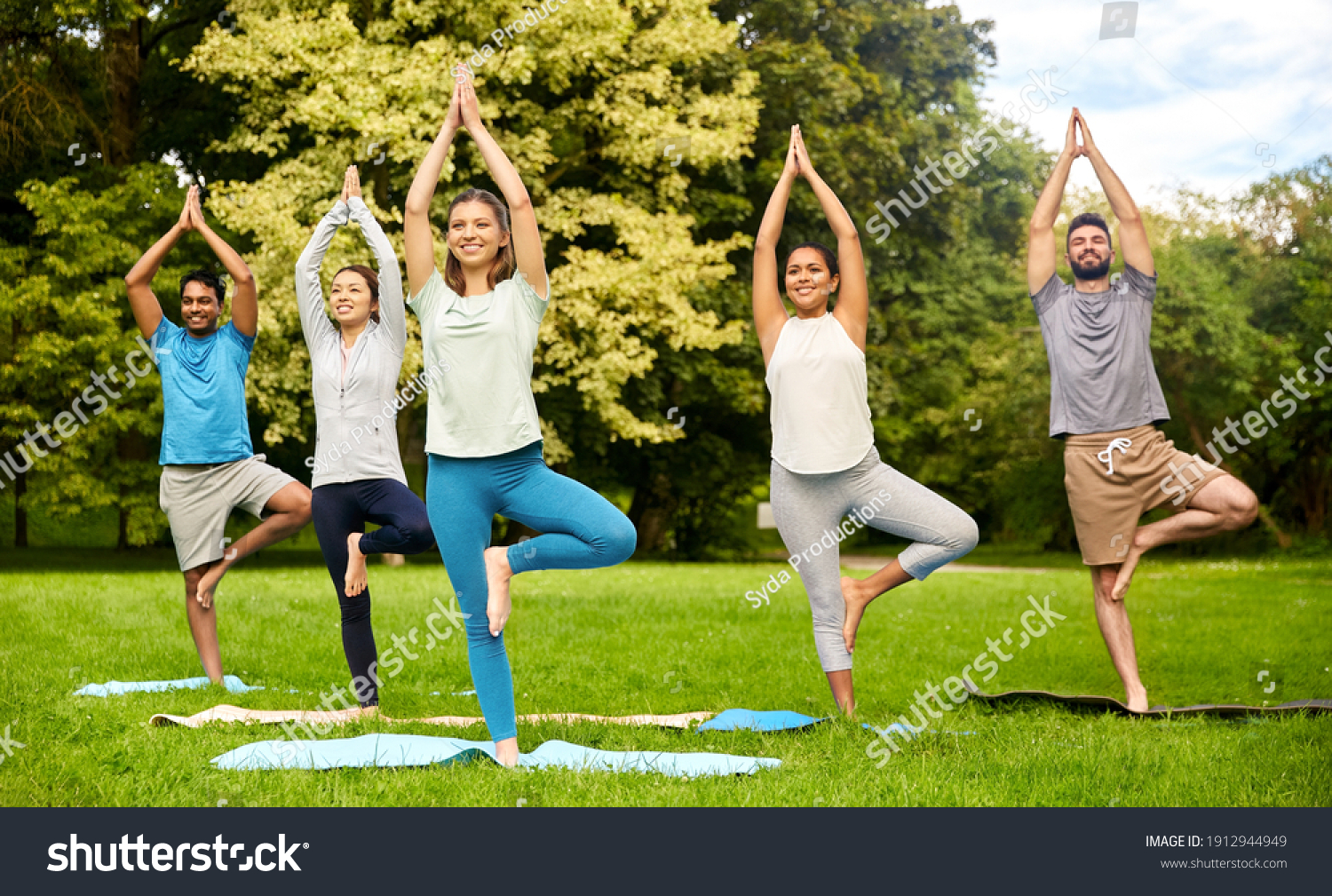 Fitness Sport Healthy Lifestyle Concept Group Stock Photo 1912944949 ...