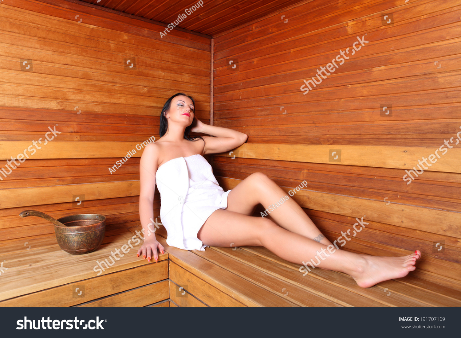 Naked Sauna