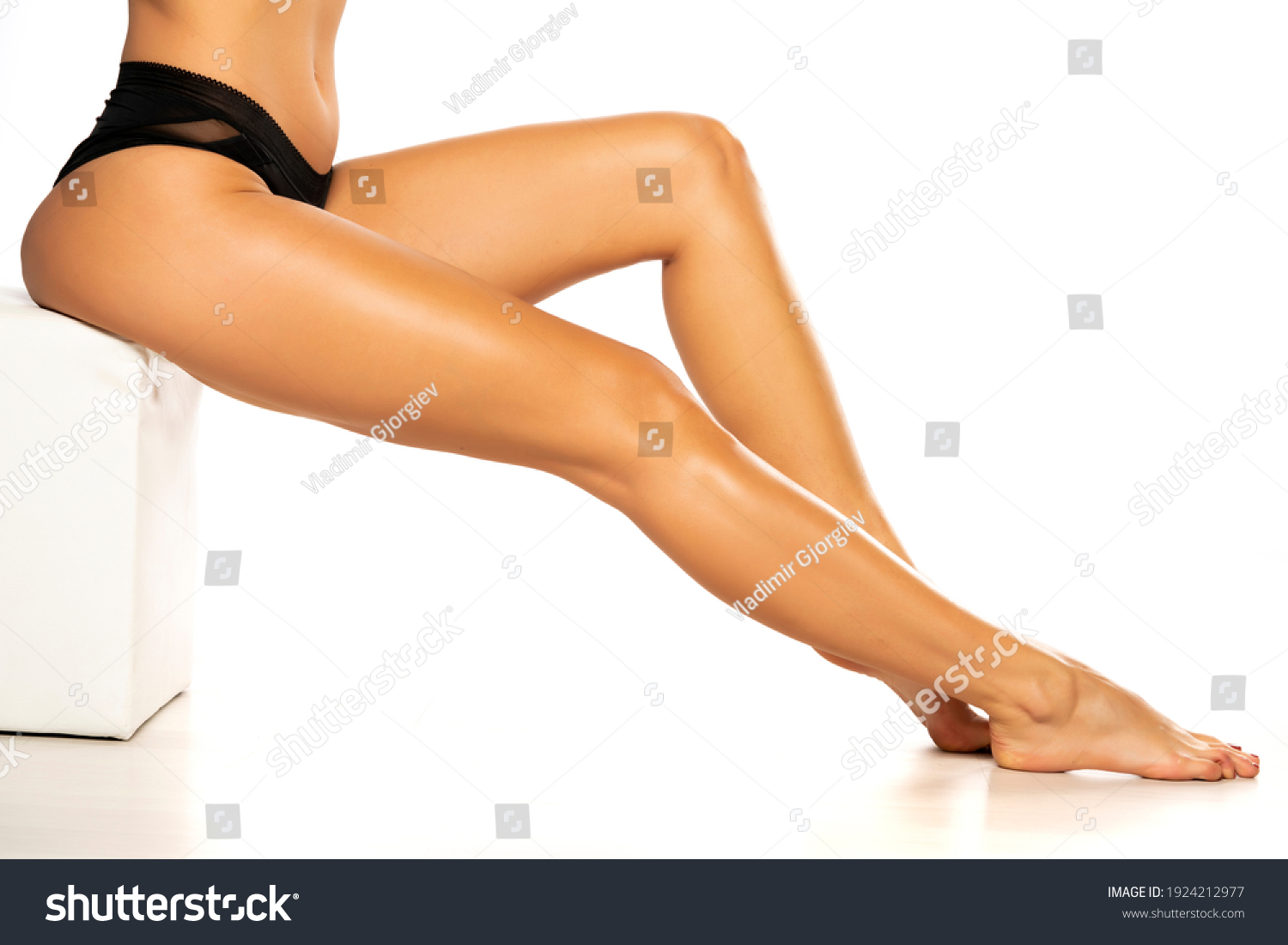 316 885 Afbeeldingen Voor Naked Woman Body Afbeeldingen Stockfotos En Vectoren Shutterstock