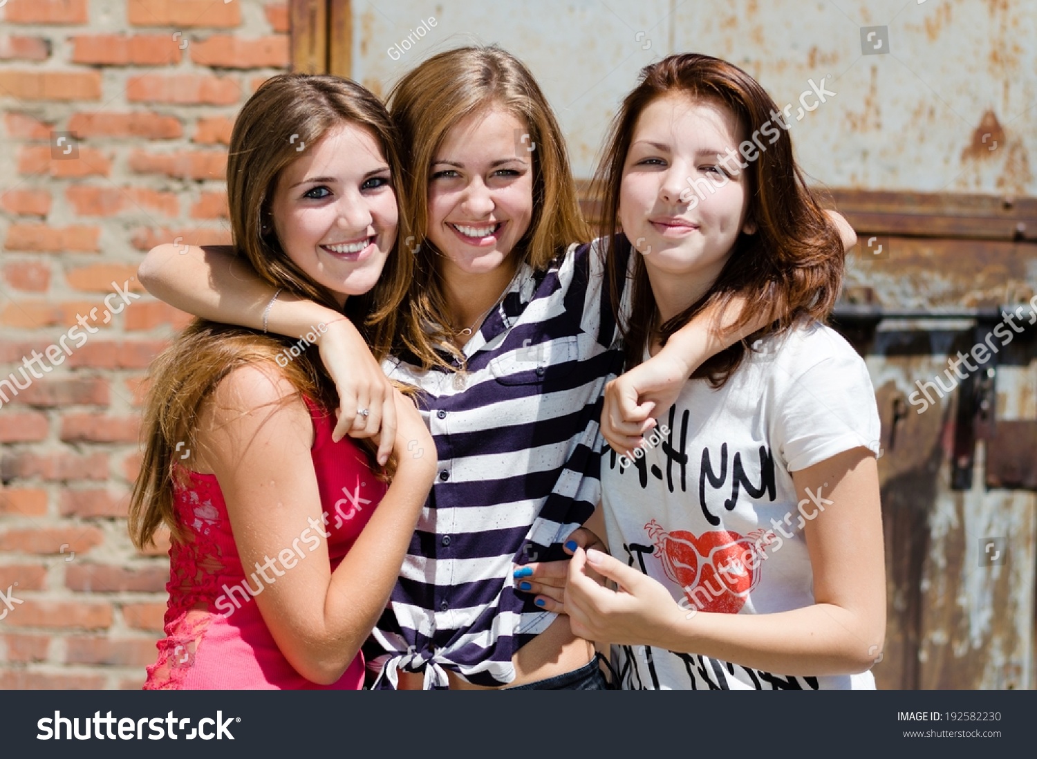 3 Teen Lesbians