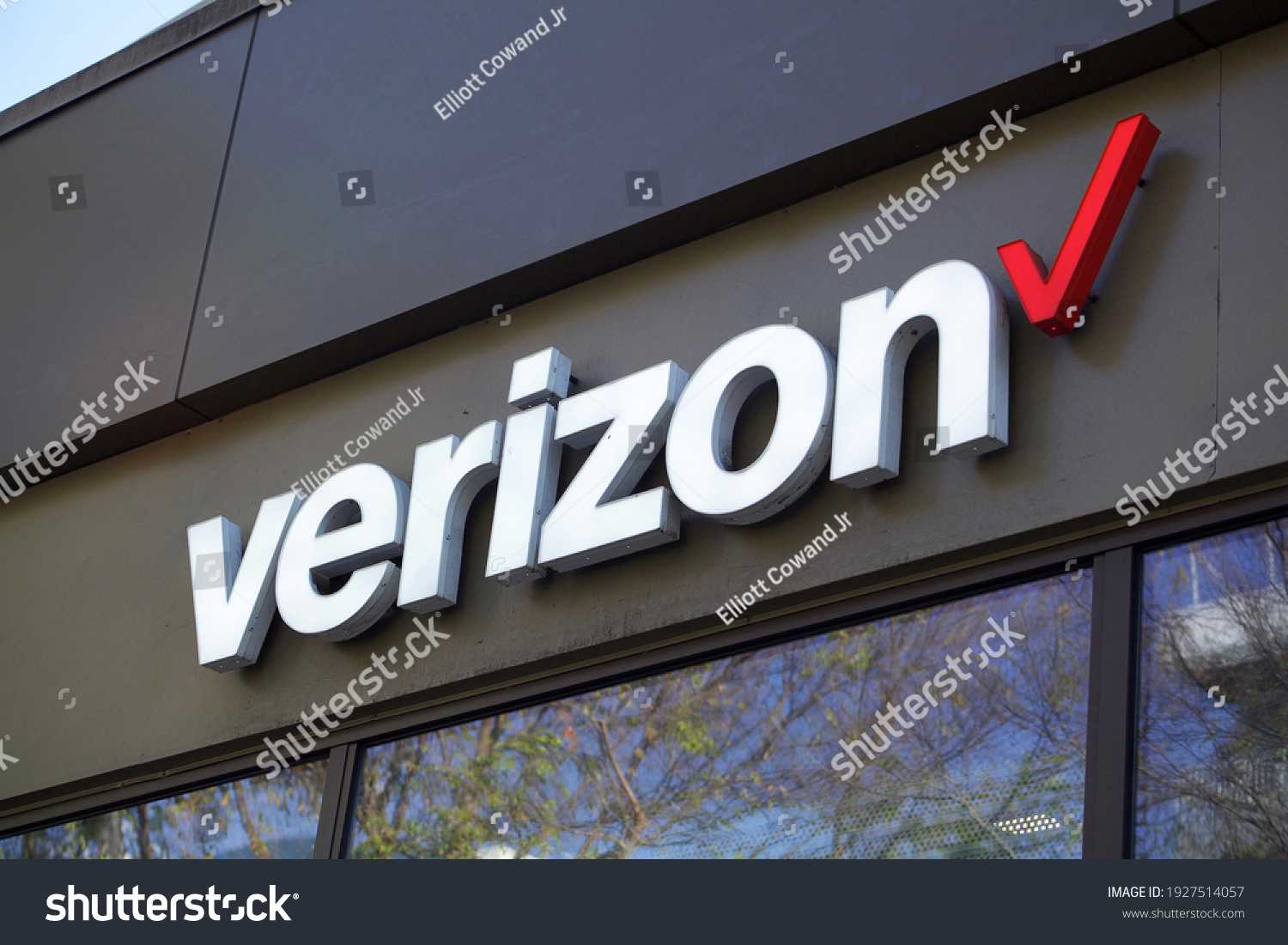 verizon store near me corporate