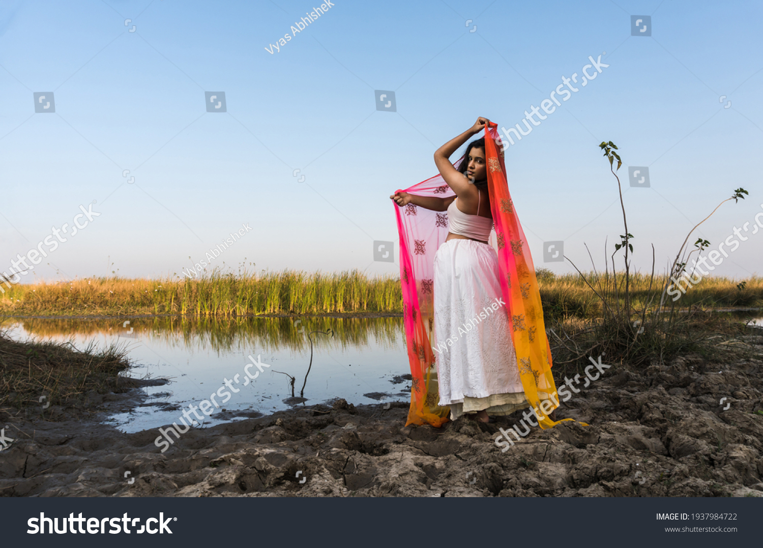 Portrait Beautiful Indian Girl Wearing Indian Stock Photo 1937984722 ...