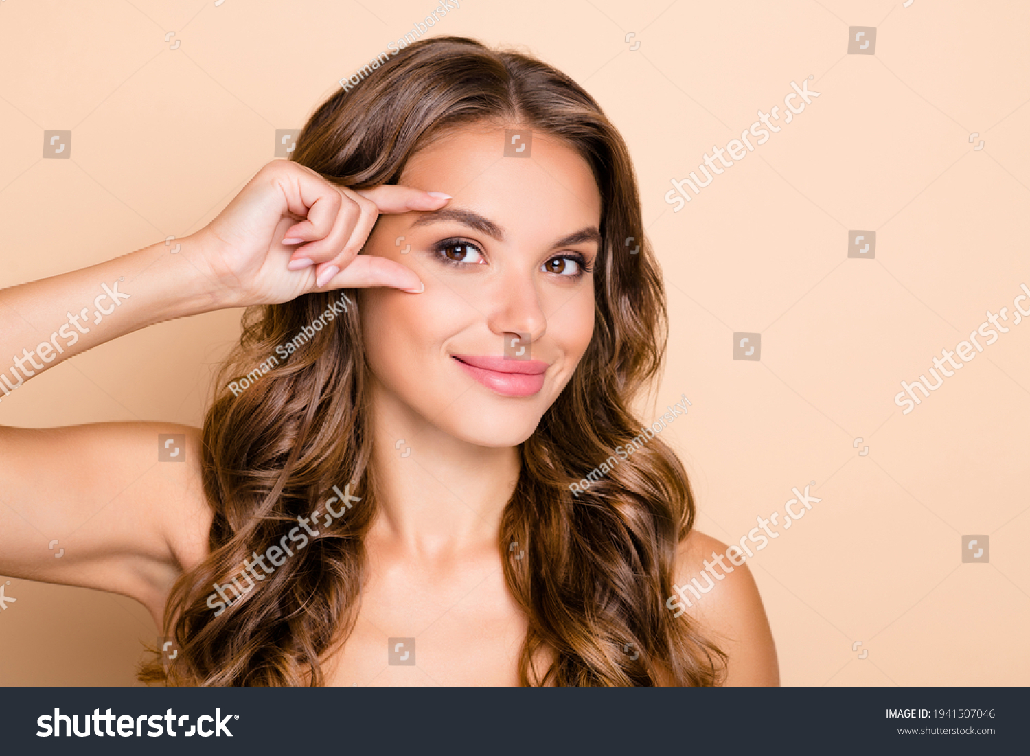 Photo Nice Long Hairdo Optimistic Lady库存照片1941507046 Shutterstock