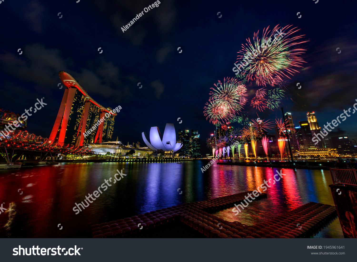 918 Marina bay sands fireworks Images, Stock Photos & Vectors