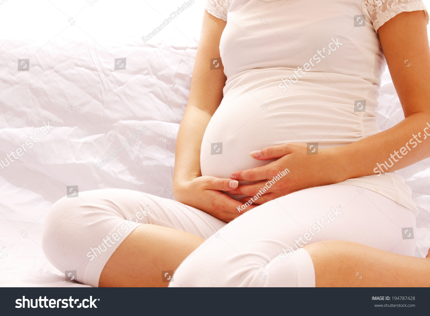 Выделения у беременных женщин