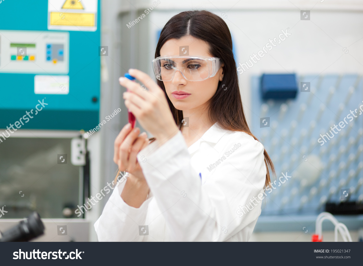 Woman Researcher Doing Blood Test Laboratory Stock Photo 195021347 ...