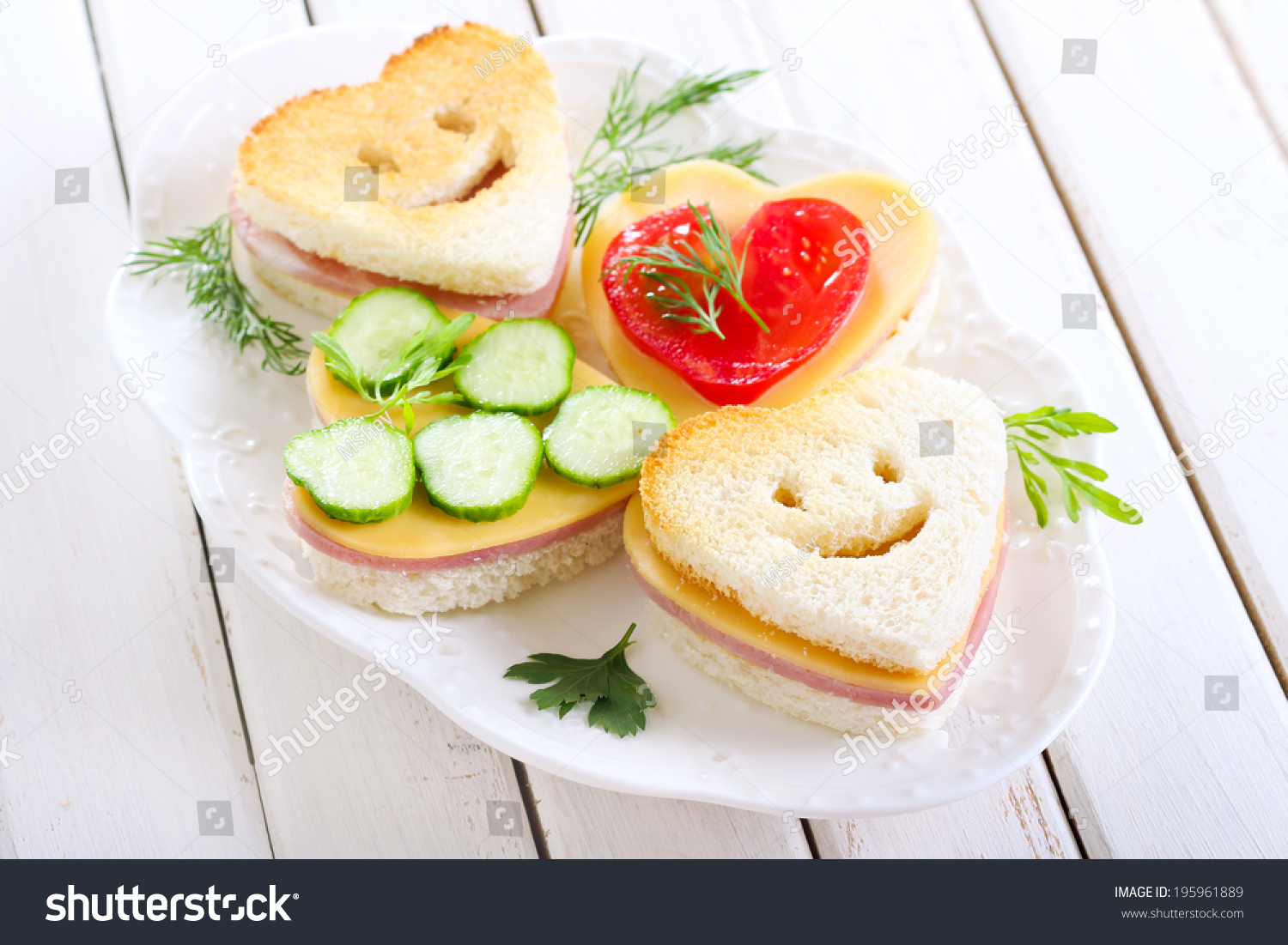 Бутерброды в форме сердца