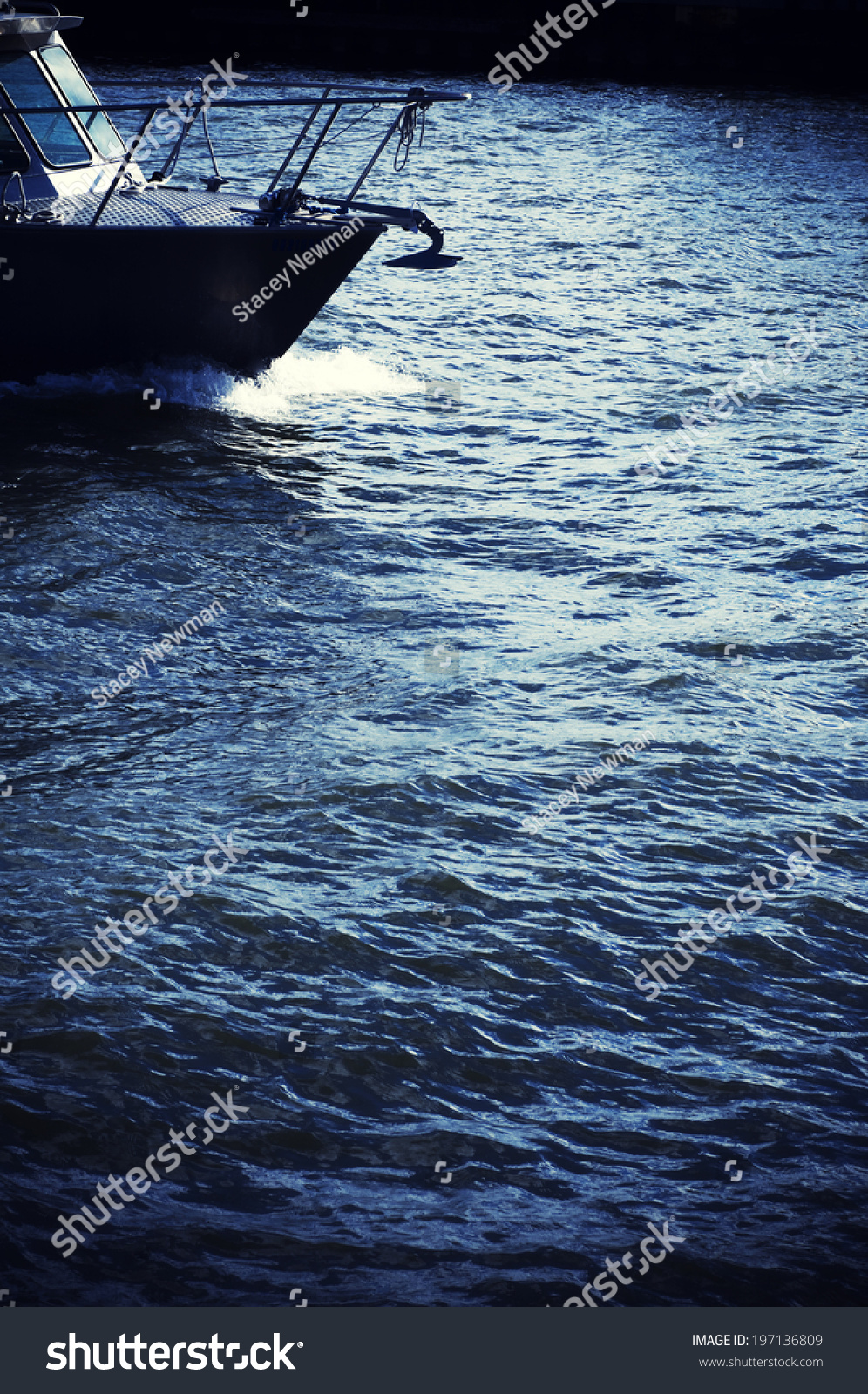 Bow Small Boat Cutting Through Water Stock Photo 197136809 | Shutterstock