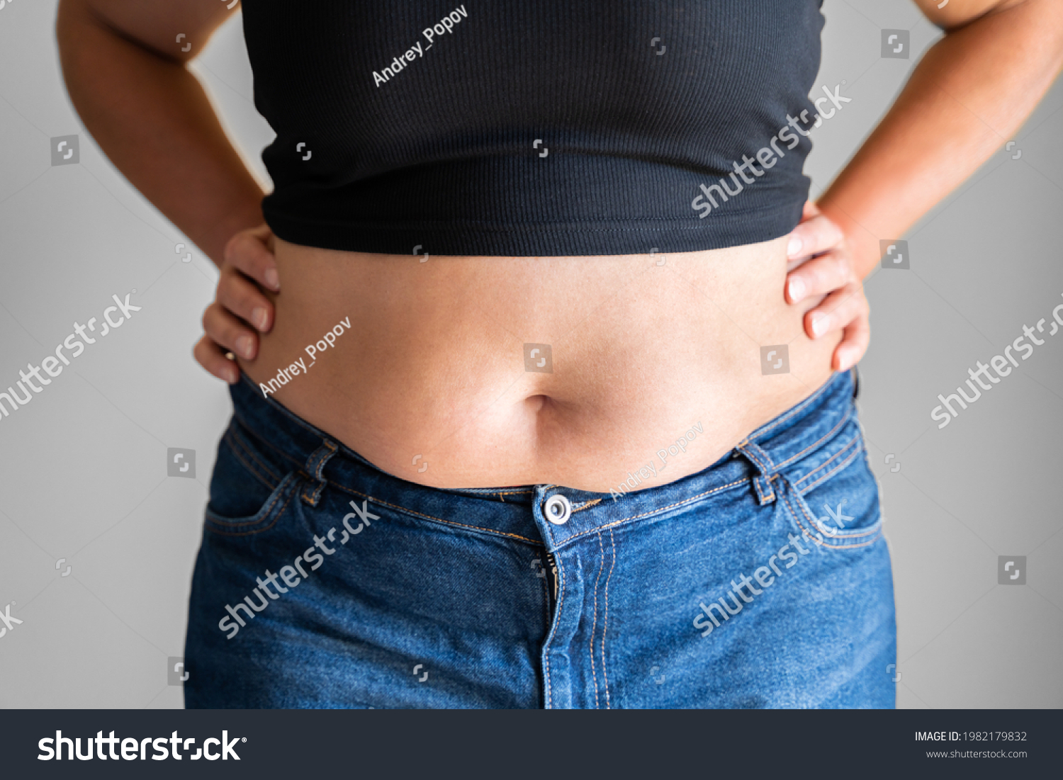 horizontal belly button shape