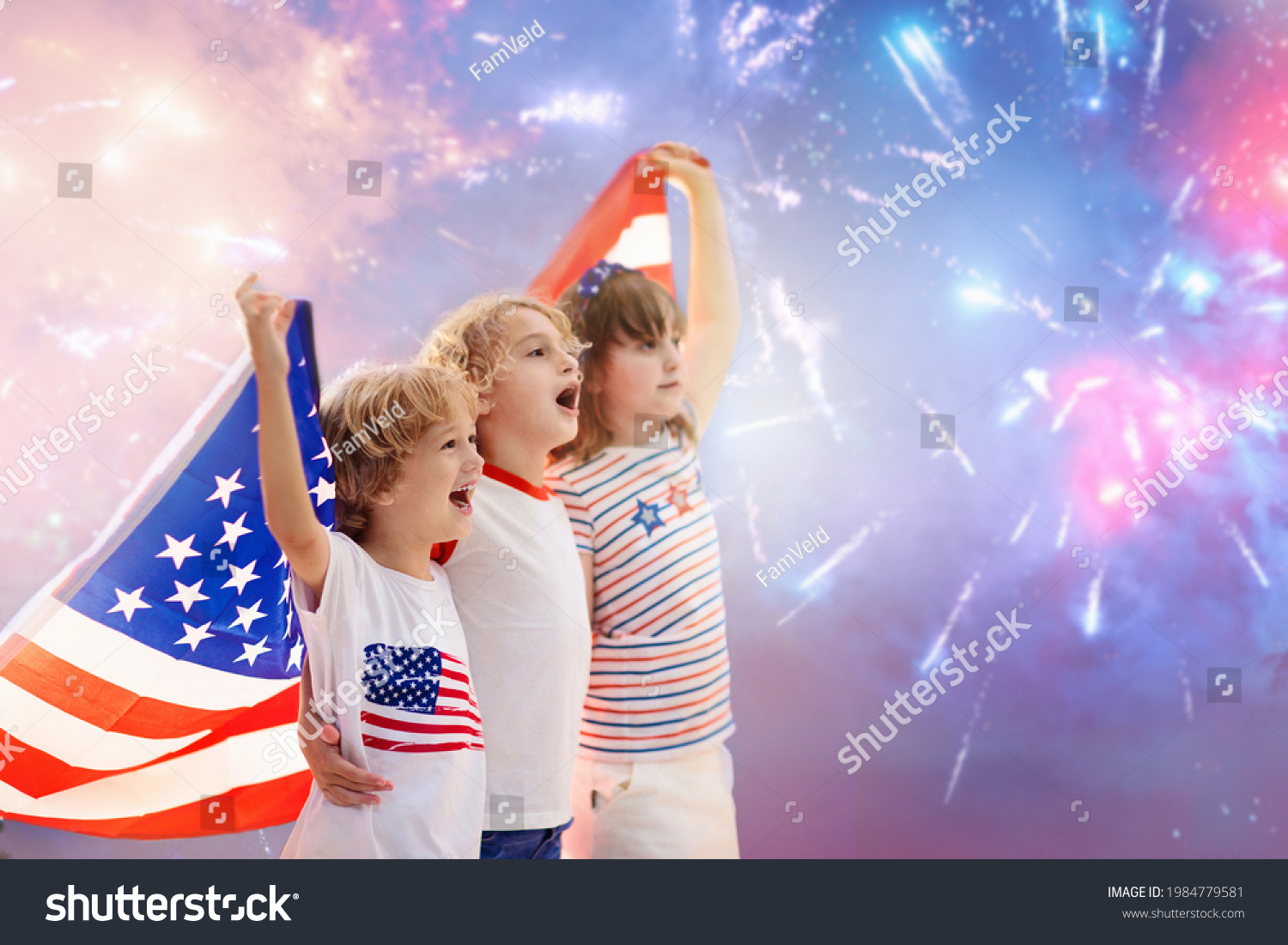 American Family Celebrating 4th July People Stock Photo 1984779581 ...