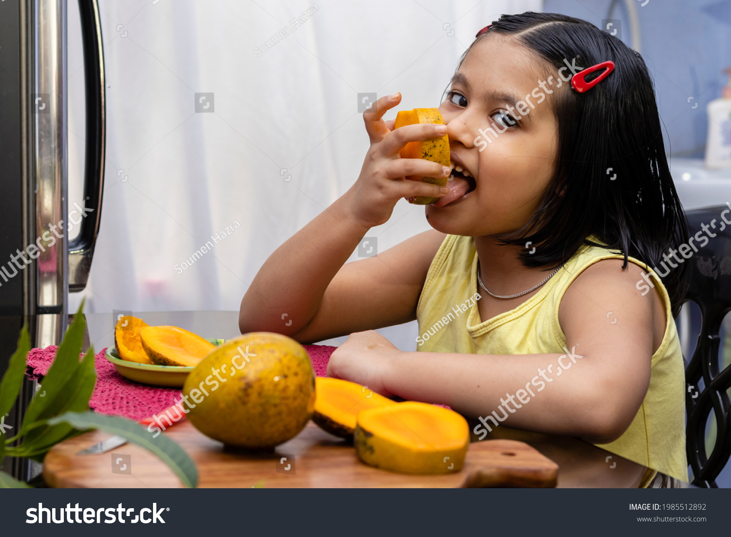 2,516 Child eating mango Images, Stock Photos & Vectors | Shutterstock