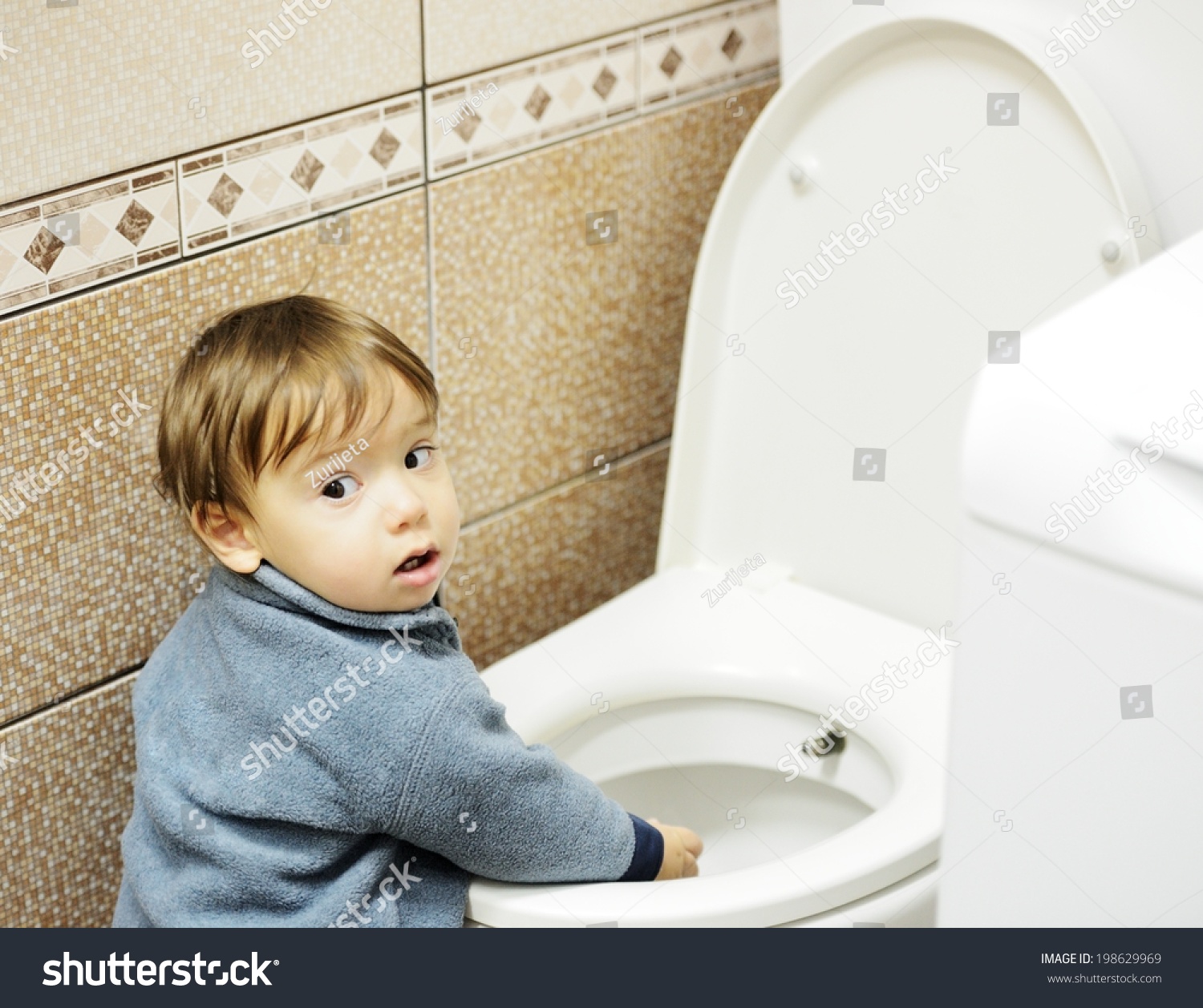 Baby On Toilet Stock Photo 198629969 | Shutterstock