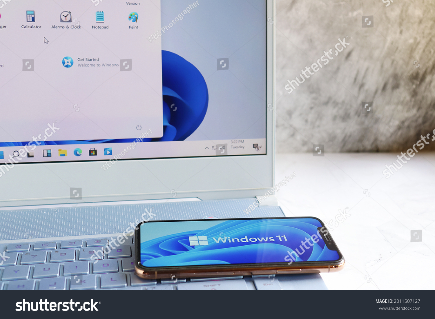 New Microsoft Windows 11 Logo On Stock Photo 2011507127 | Shutterstock