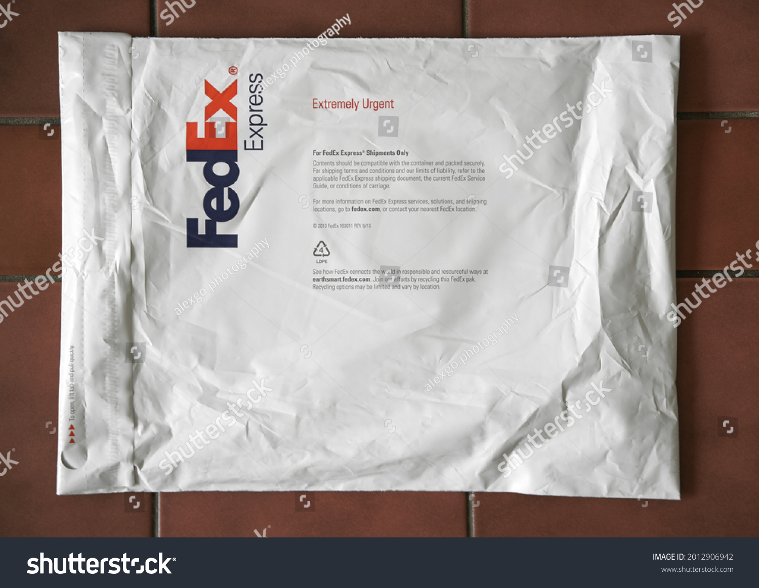 Fedex Express Parcel Lifestyle Picture Fedex Stock Photo 2012906942 ...