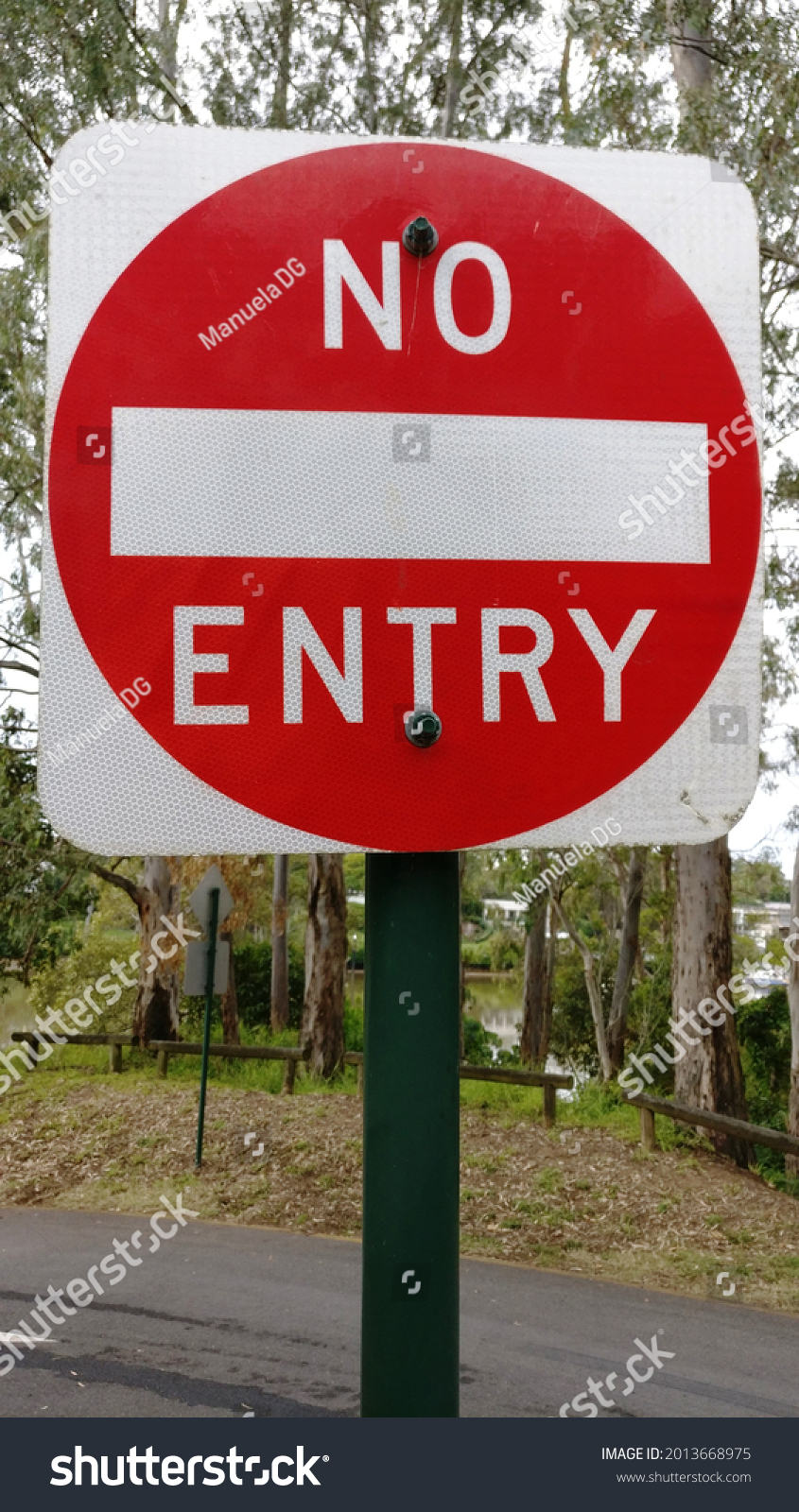 No Entry Signage Road Signs Stock Photo 2013668975 | Shutterstock