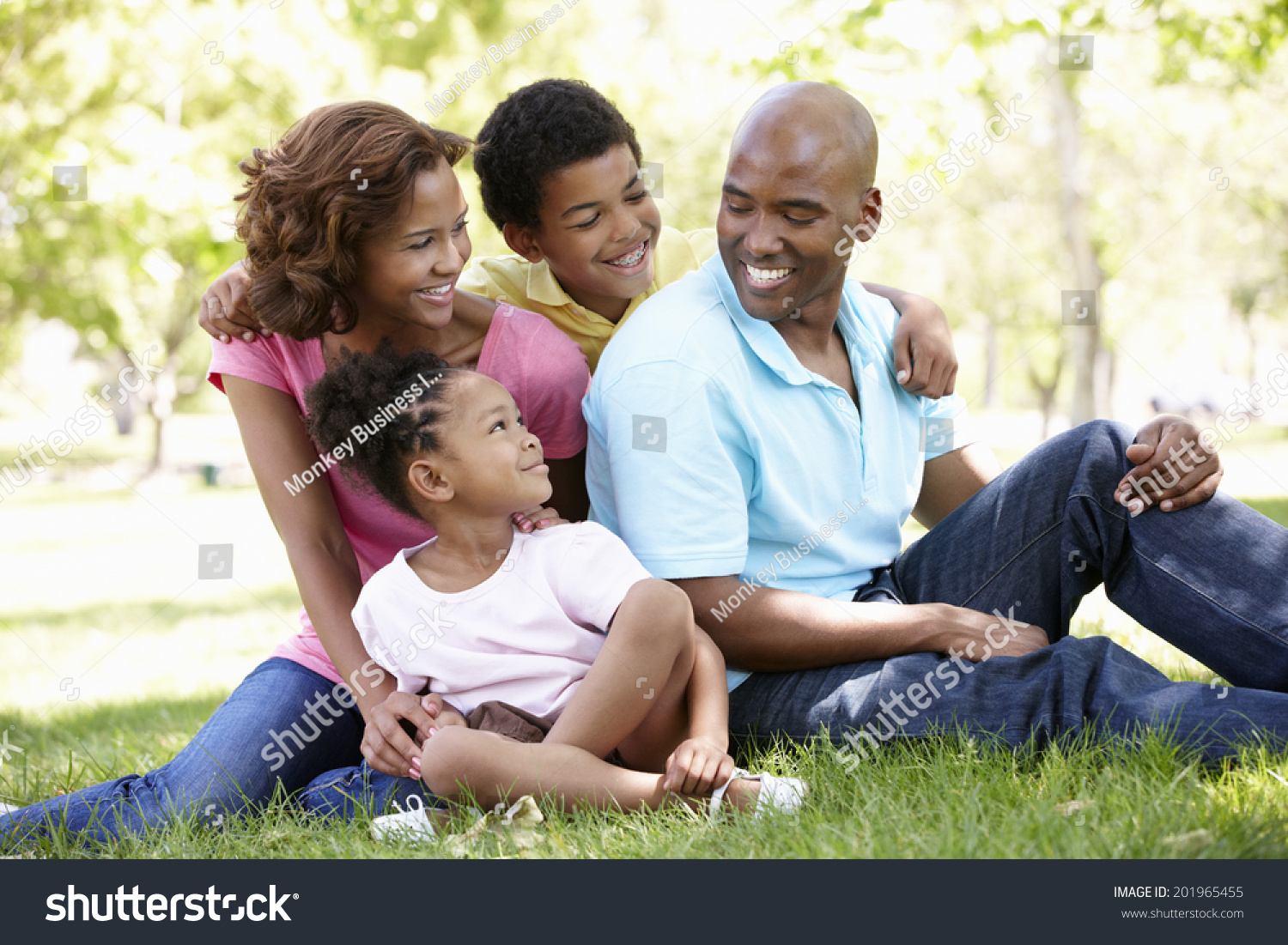 Family Portrait Park Stock Photo 201965455 | Shutterstock