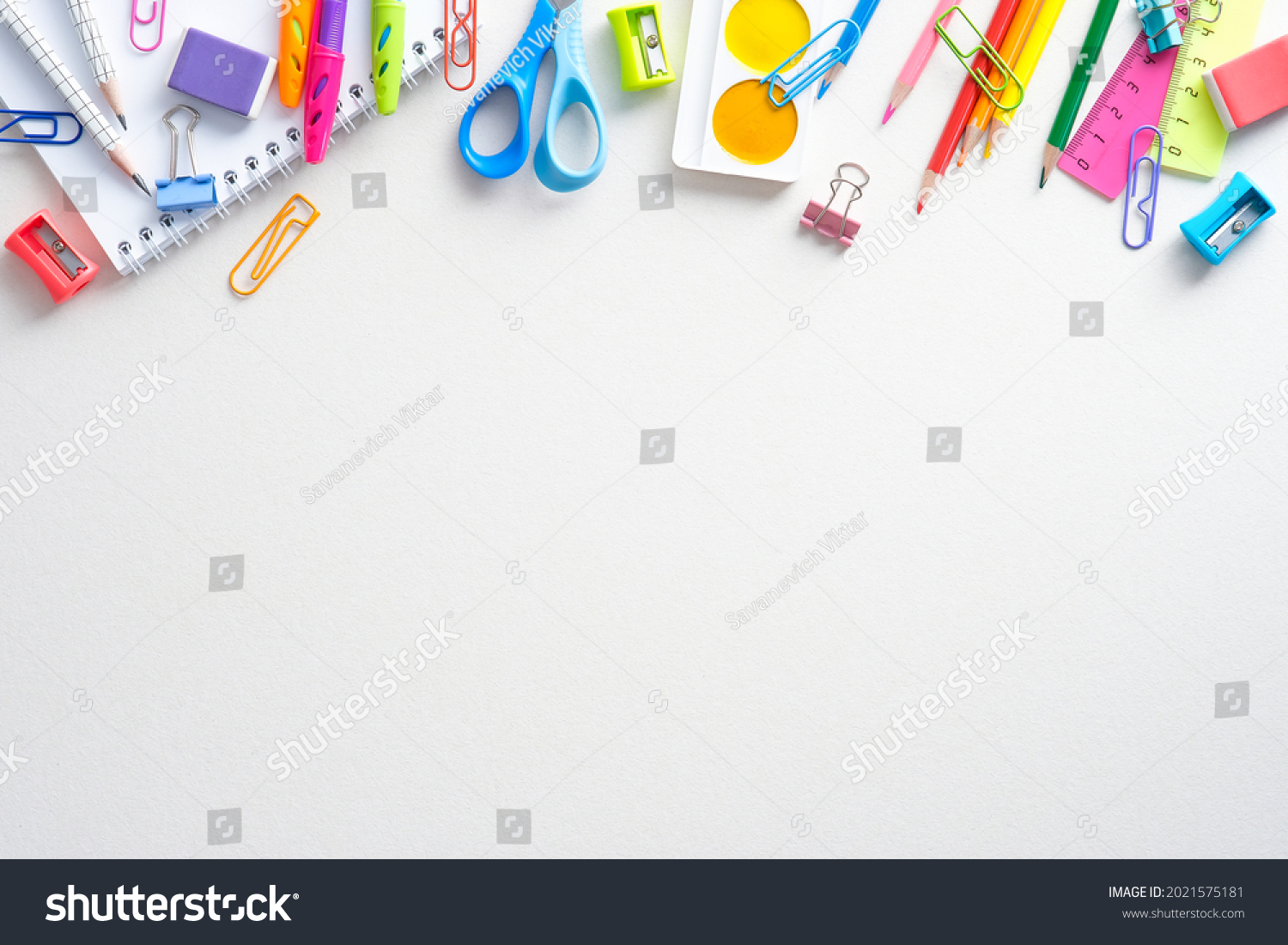 297,129 School supplies on white Images, Stock Photos & Vectors ...