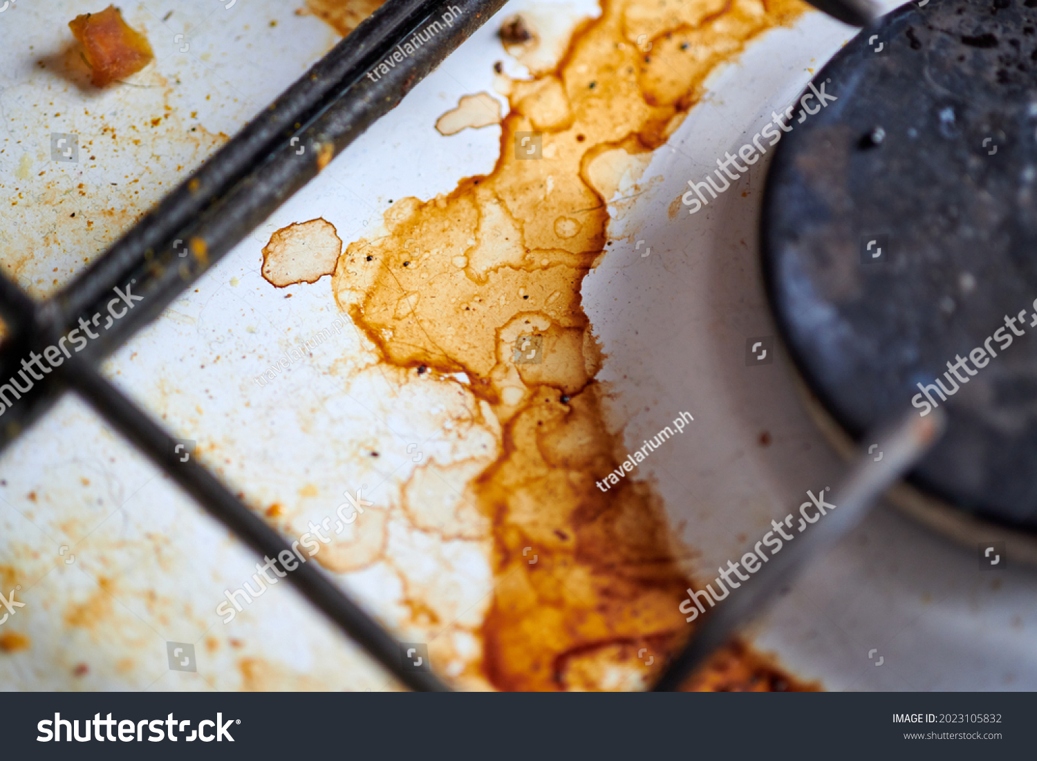 Непереваренные остатки пищи. Что значит черпаком вылить масло. Playful chick pouring Maple Syrup on her tits.