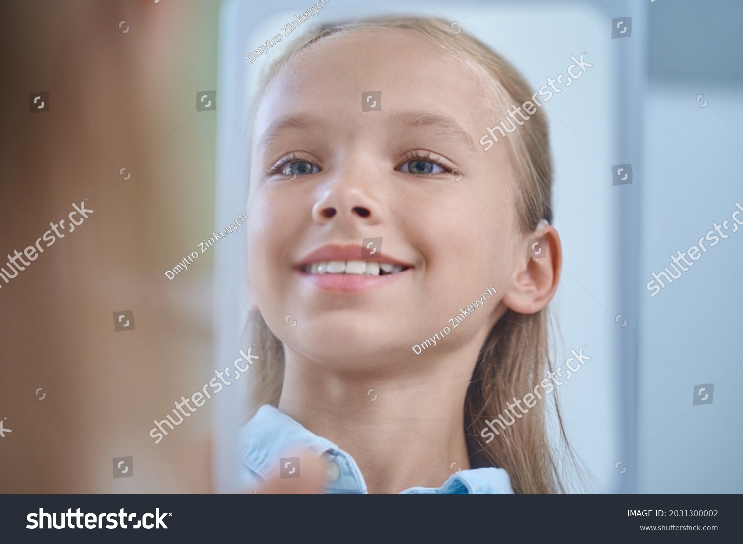 Happy Shining Face Elementary School Girl Stock Photo 2031300002 ...