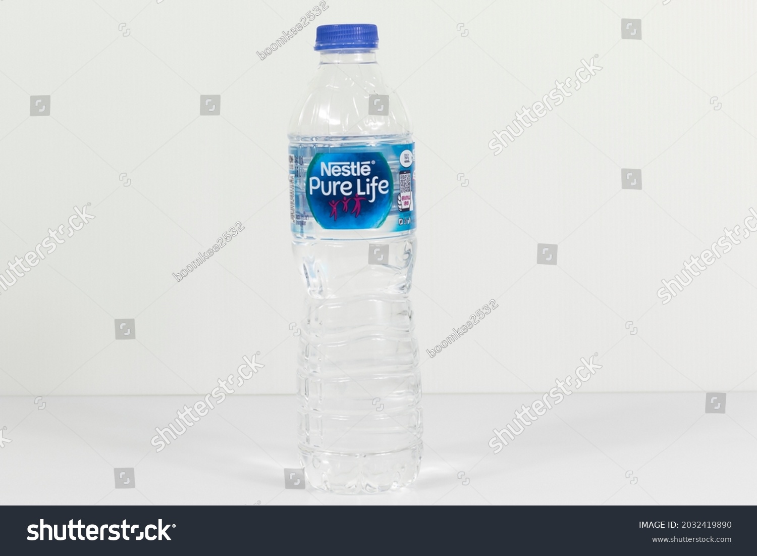 1,918 Nestle bottle Images, Stock Photos & Vectors | Shutterstock