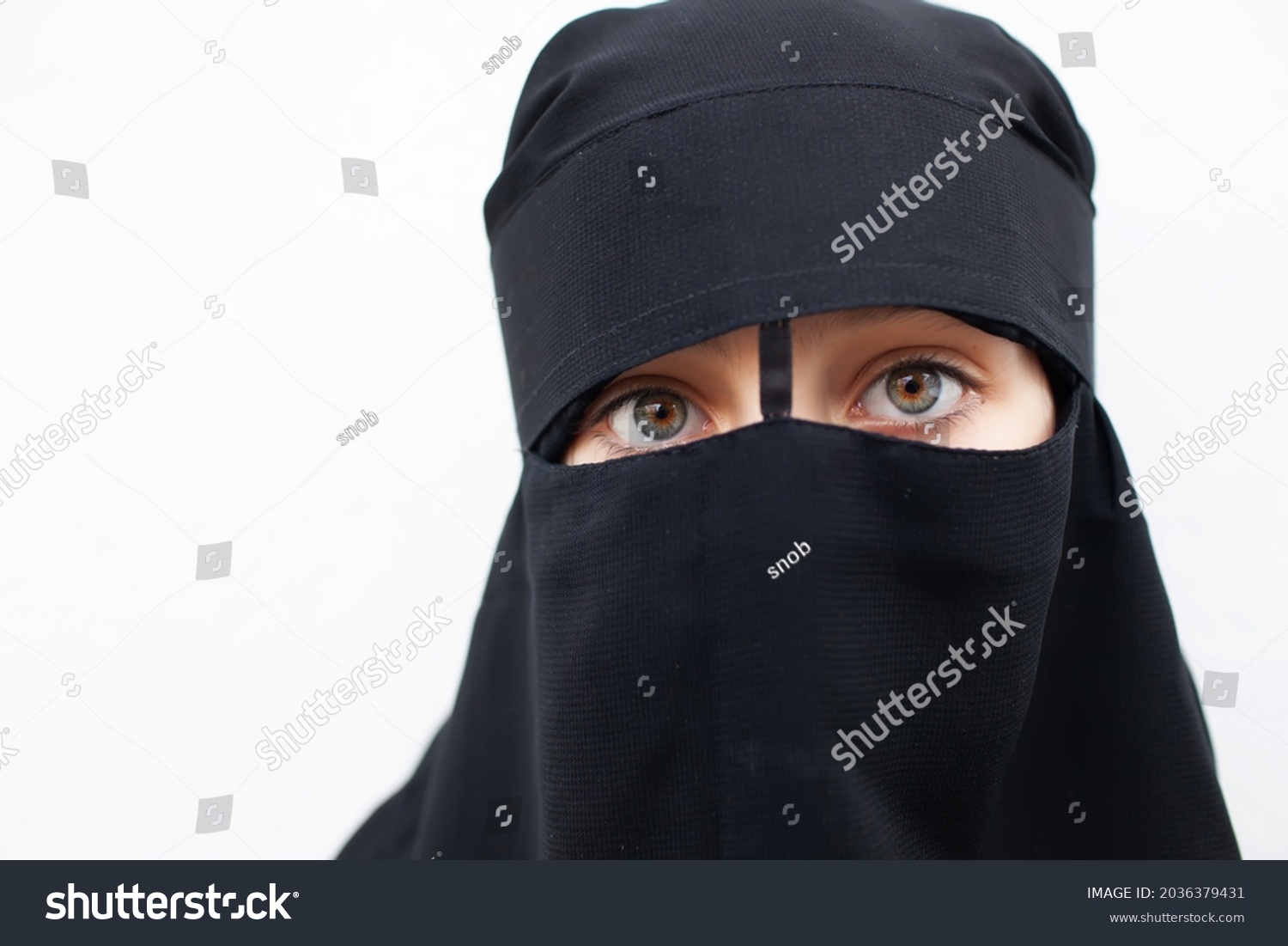 Little Girl Niqab Looks Fear Surprise Stock Photo 2036379431 | Shutterstock