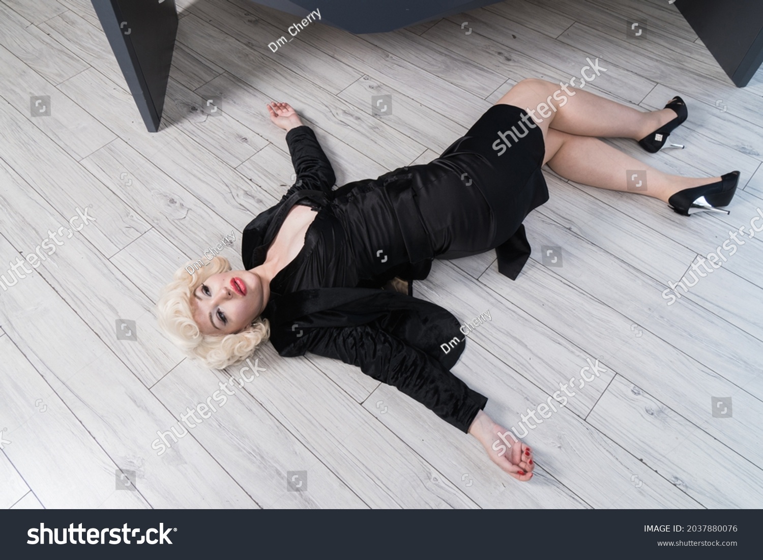 Crime Scene Strangled Pretty Business Woman Stock Photo 2037880076 ...