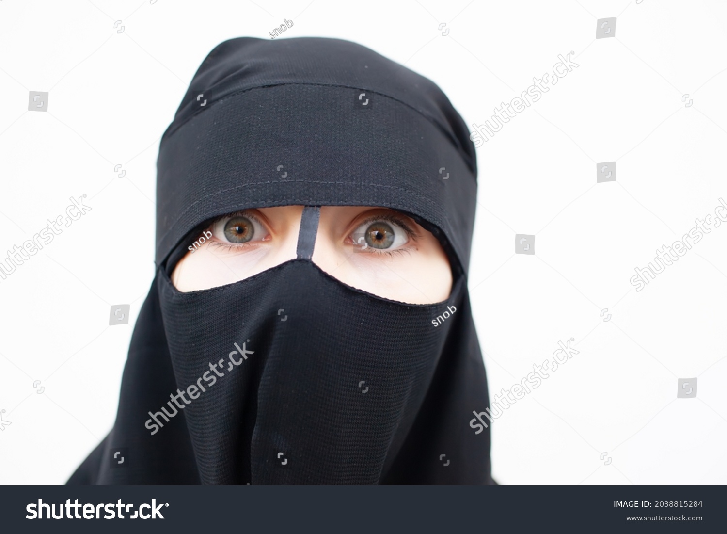 Little Girl Niqab Looks Fear Surprise Stock Photo 2038815284 | Shutterstock