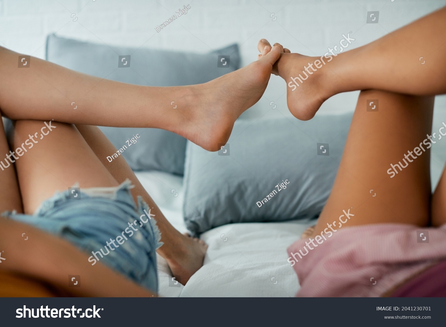 Teen Lesbian Feet