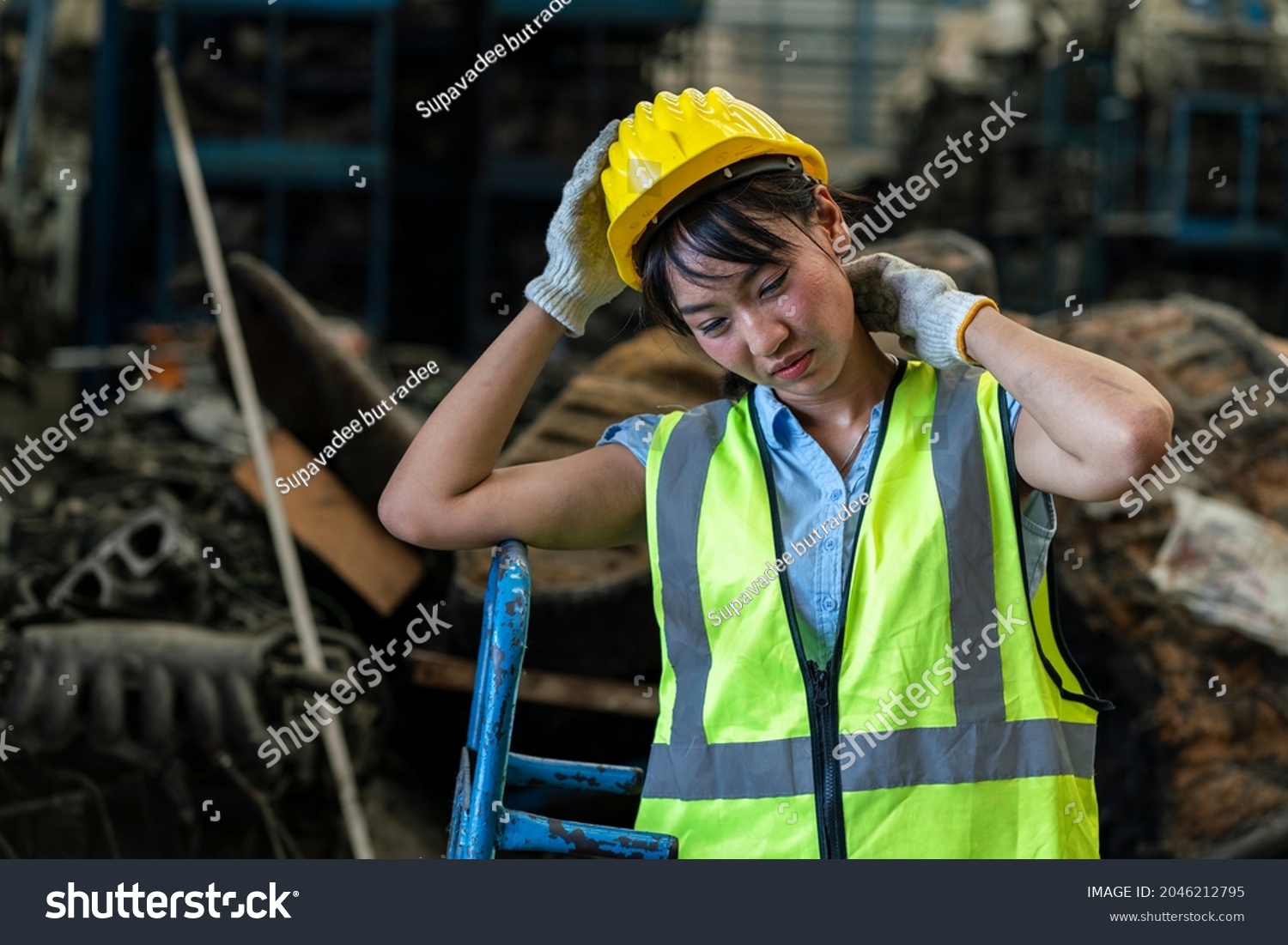 Female Worker Safety Suit Hard Hat Stock Photo 2046212795 | Shutterstock