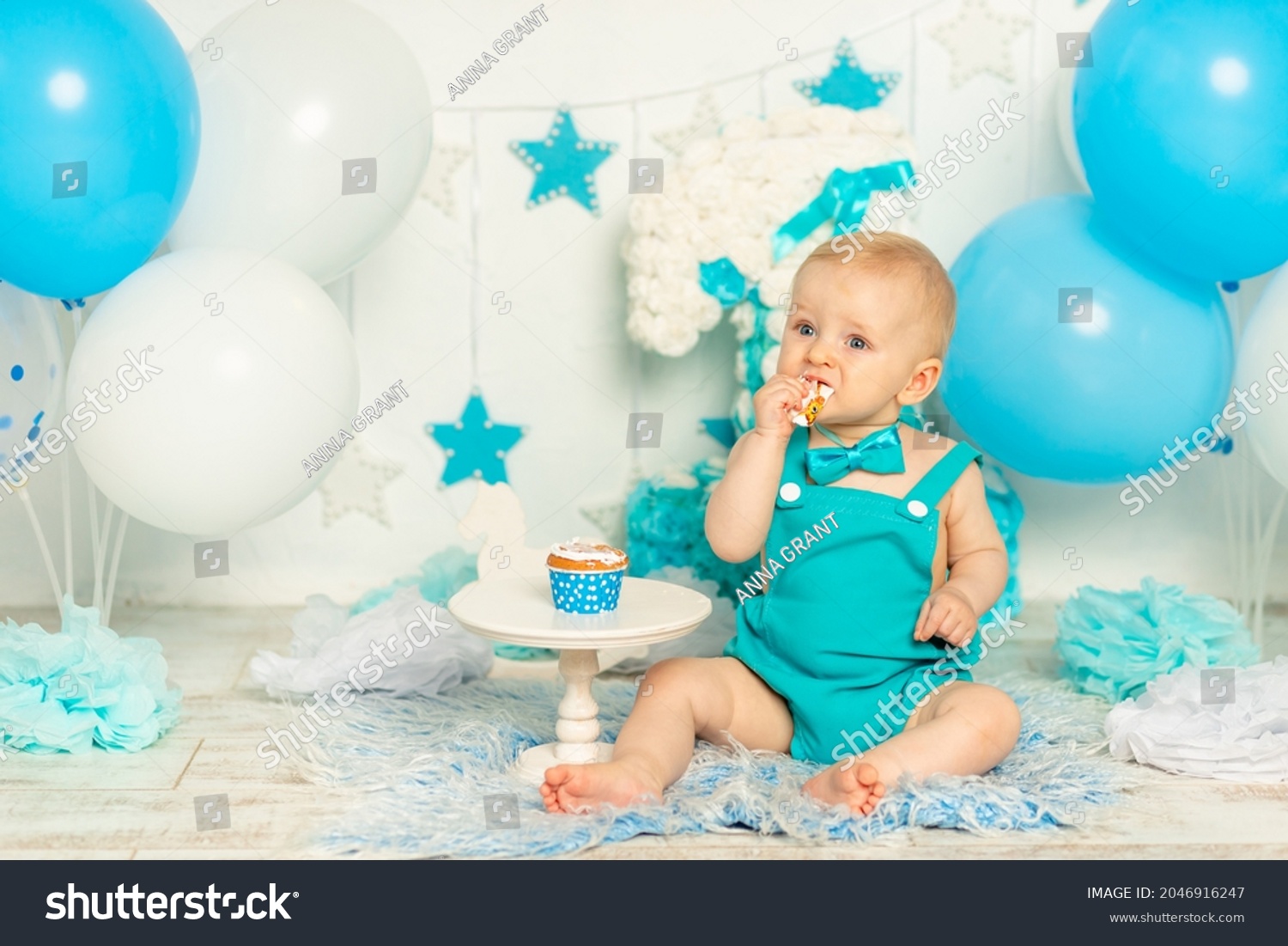 Baby Eats Birthday Cake Celebrates First Stock Photo 2046916247 ...