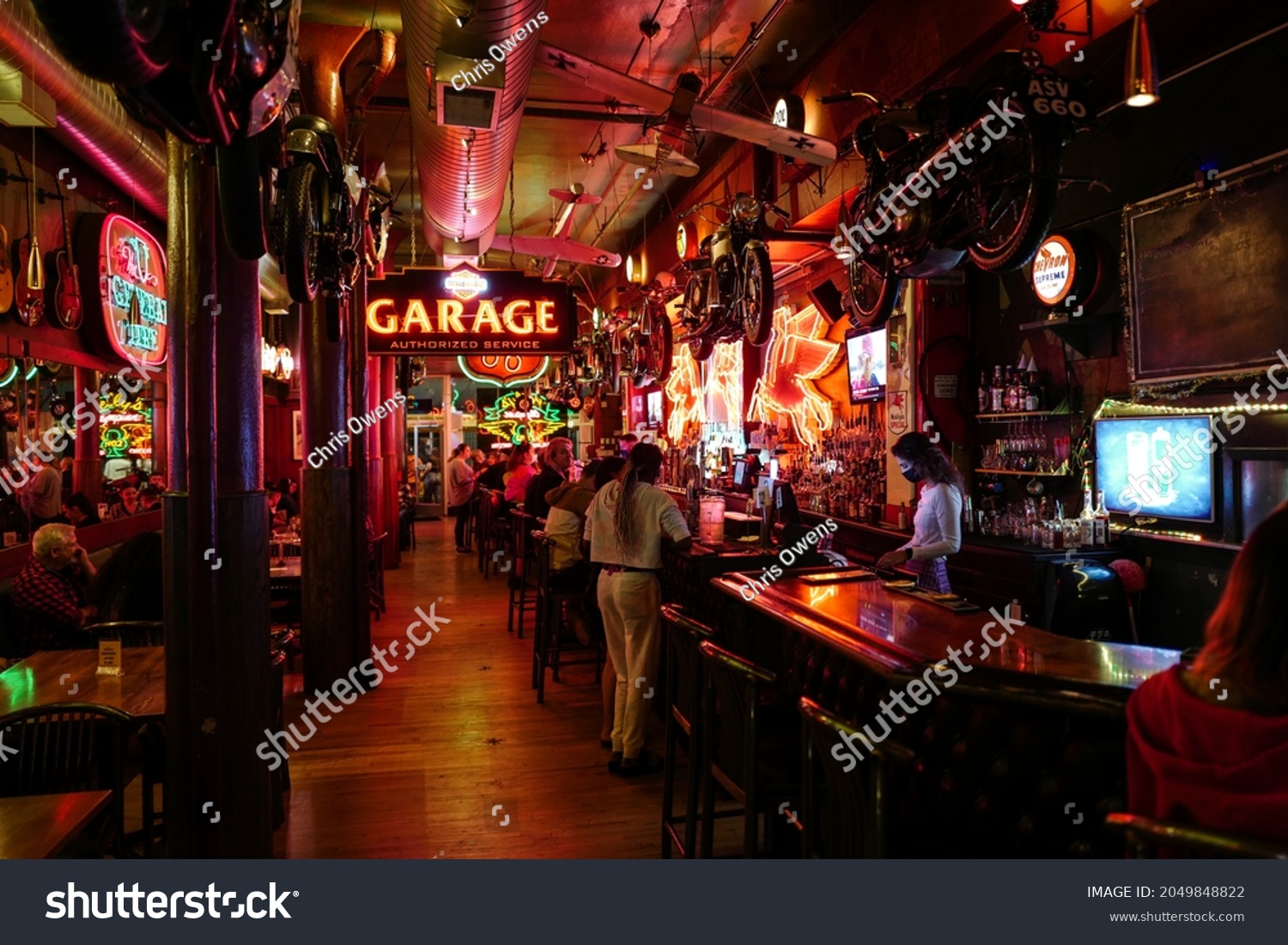 4,364 Dive Bar Images, Stock Photos & Vectors | Shutterstock