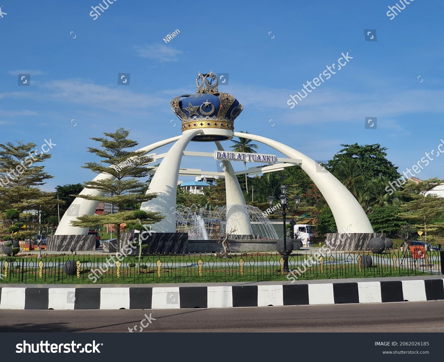 Replica Giant Johore Royal Crown Roundabout Stock Photo 2062026185 ...