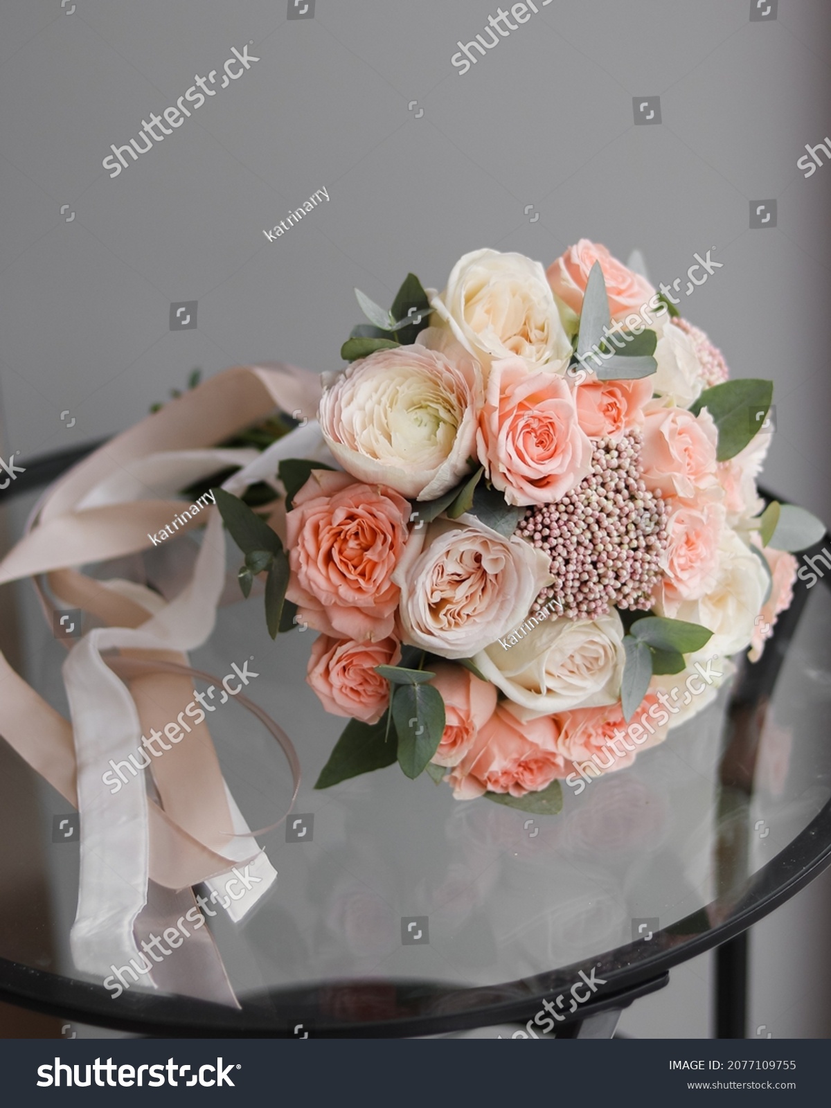 30,692 Ranunculus Wedding Bouquet Images, Stock Photos & Vectors ...