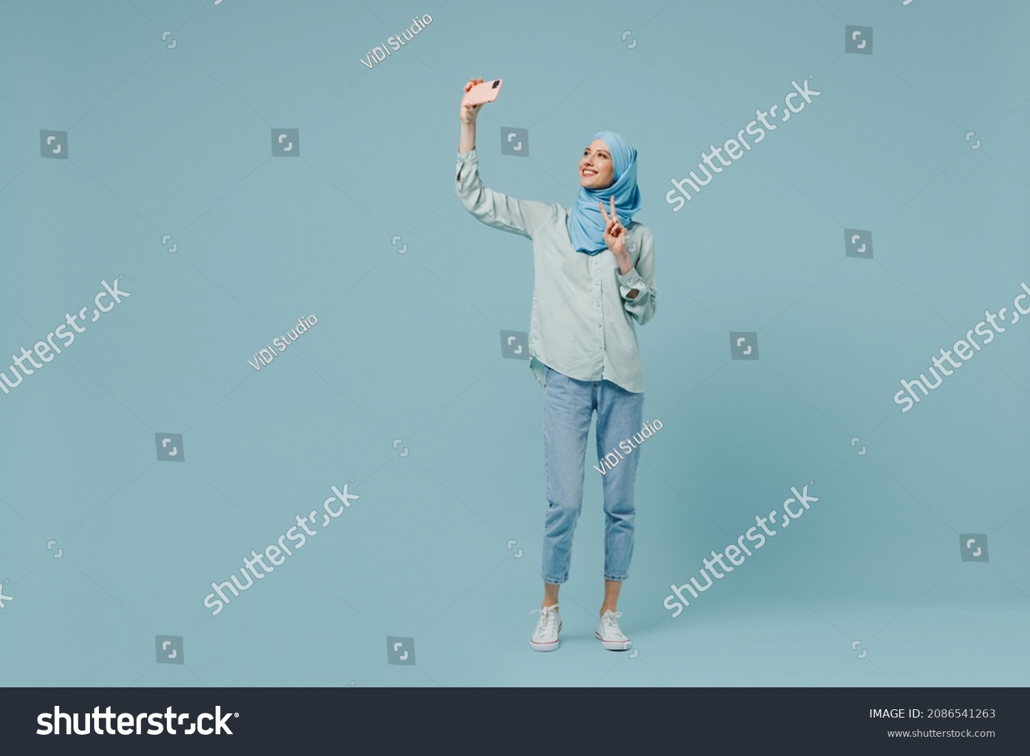 687 Muslimah Selfie Images, Stock Photos & Vectors | Shutterstock