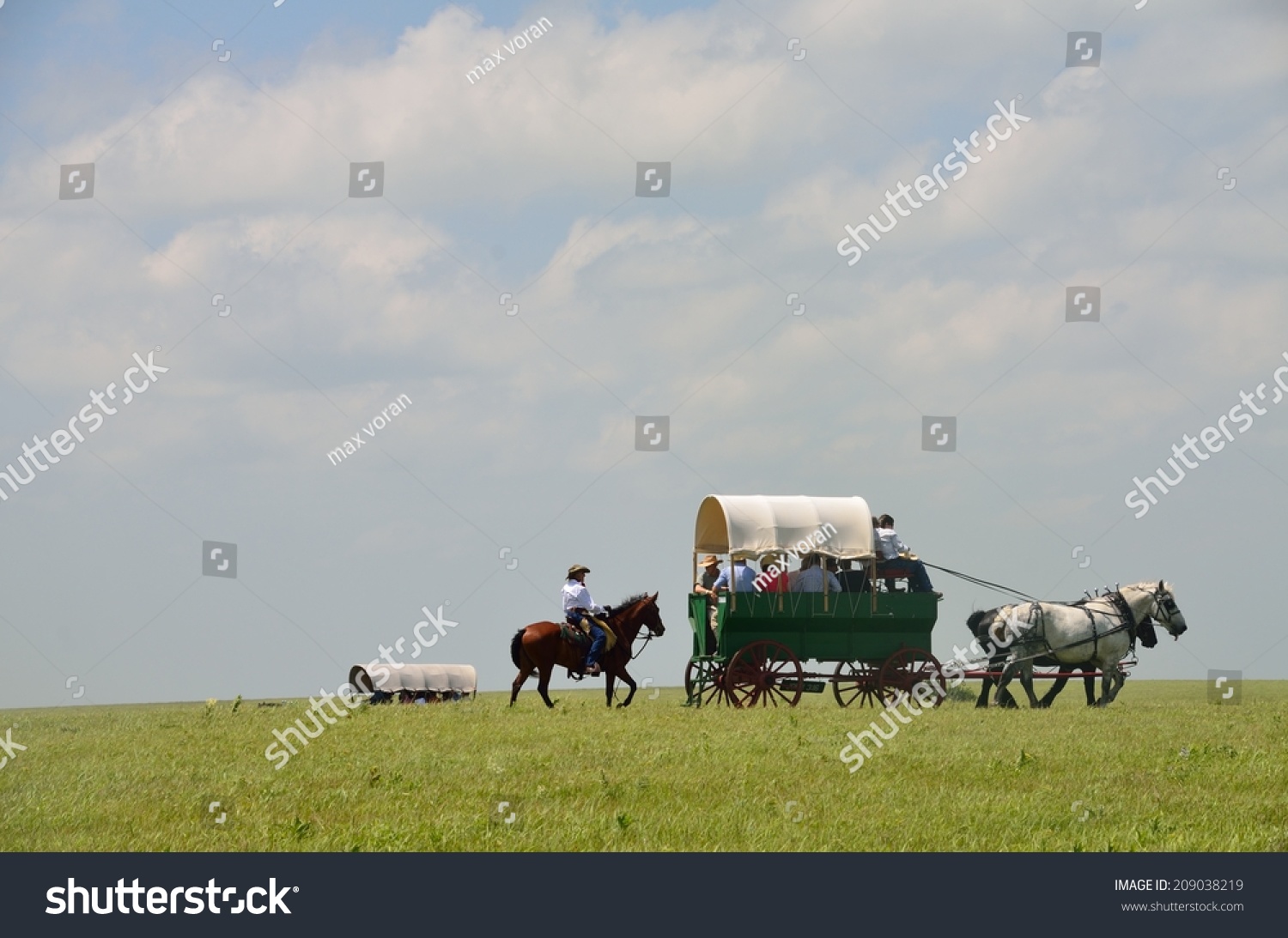 Covered Wagons 3 Stock Photo 209038219 Shutterstock