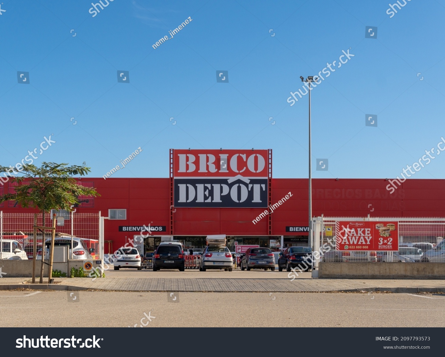 second hand Southeast Zoom in 38 Brico Depot Images, Stock Photos & Vectors | Shutterstock