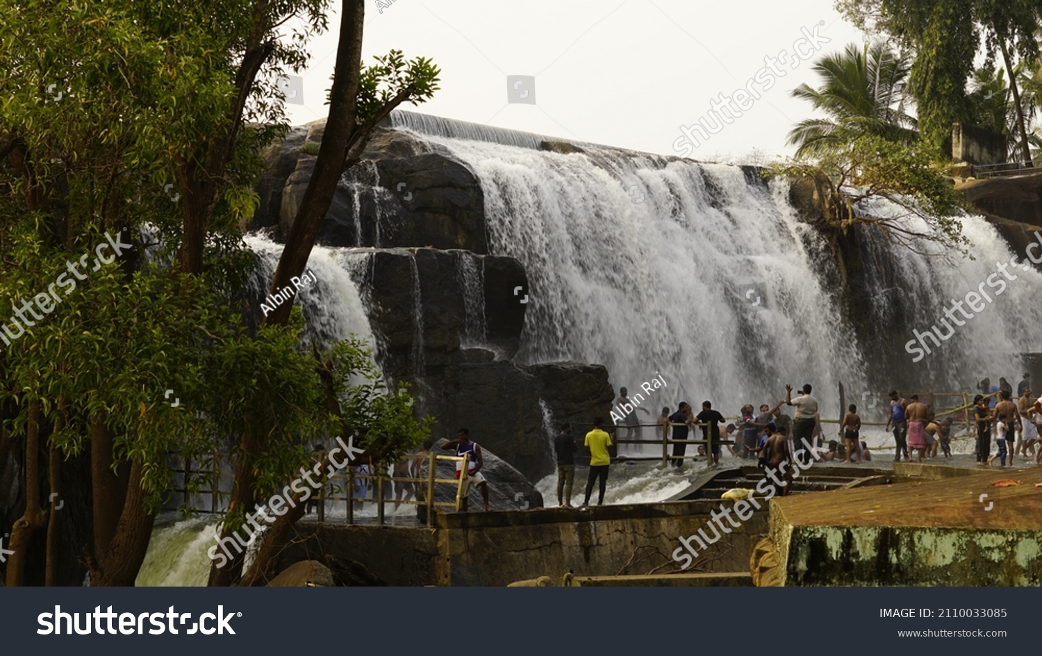 thirparappu falls boating