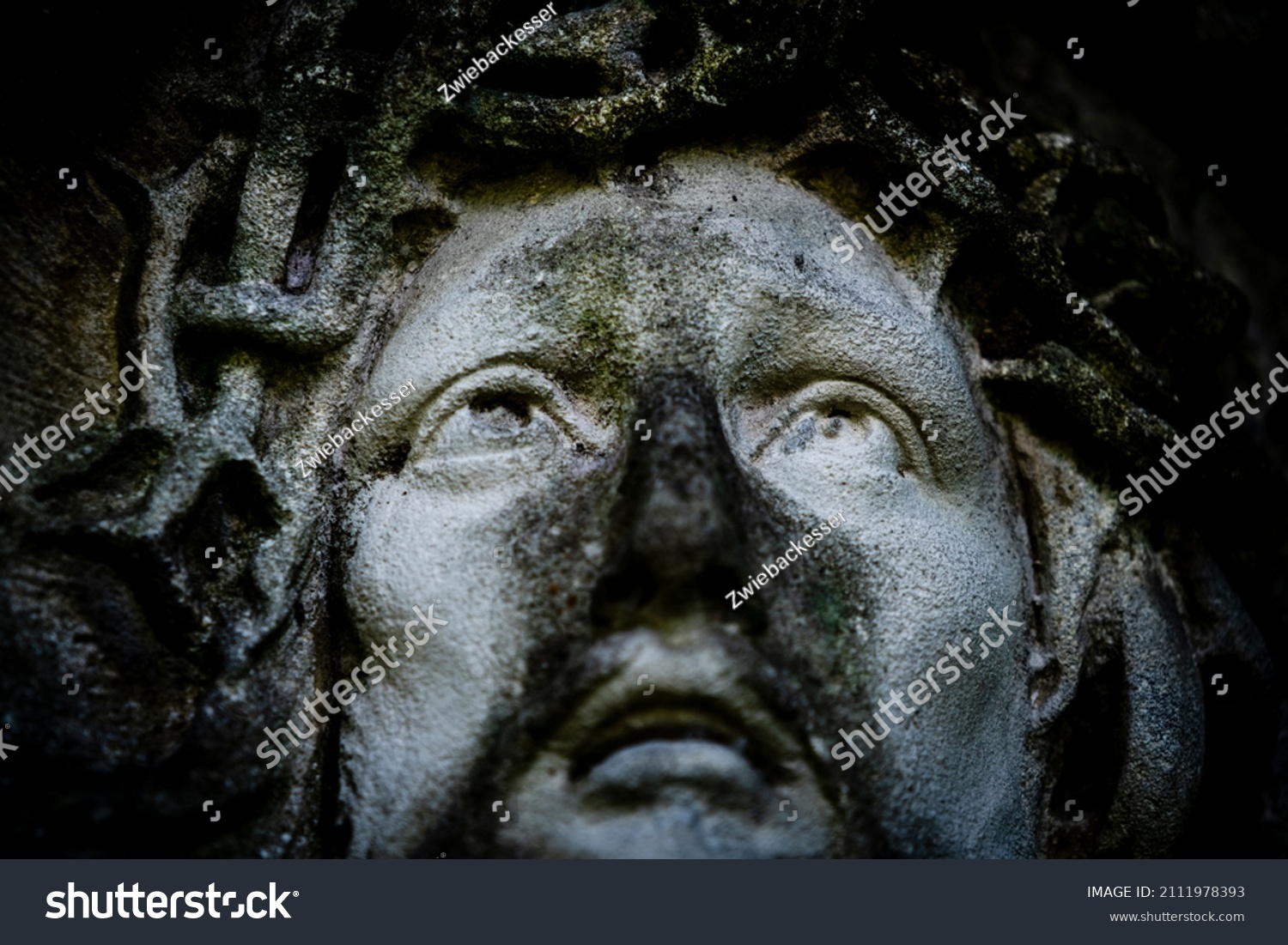 Antique Statue Jesus Christ Crown Thorns Stock Photo 2111978393 ...