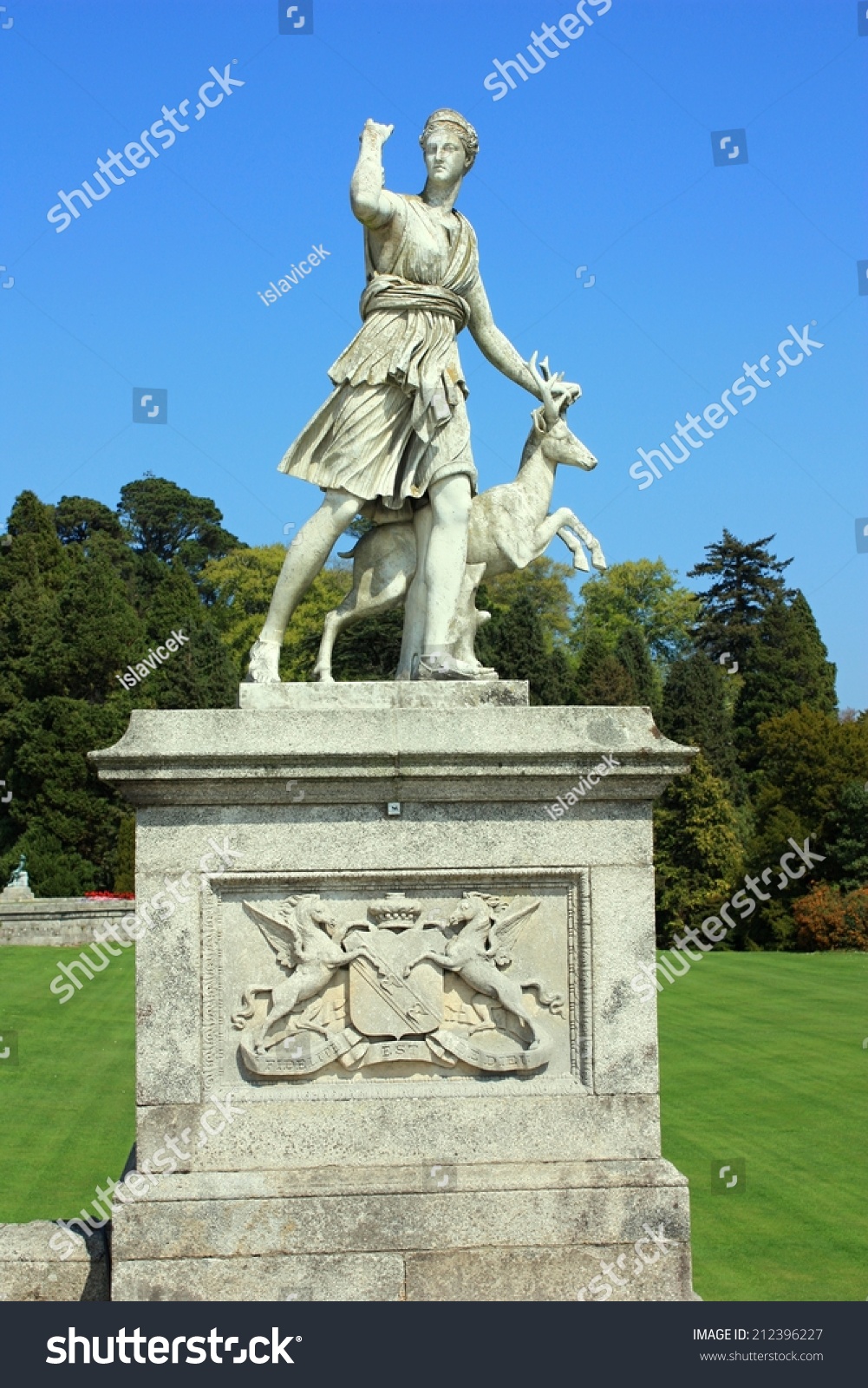 Statue Mythological Huntress Diana Powerscourt Gardens Stock Photo ...