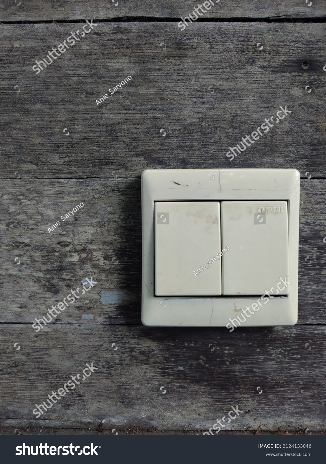 Close Front View White Push Button Stock Photo 2124133046 | Shutterstock