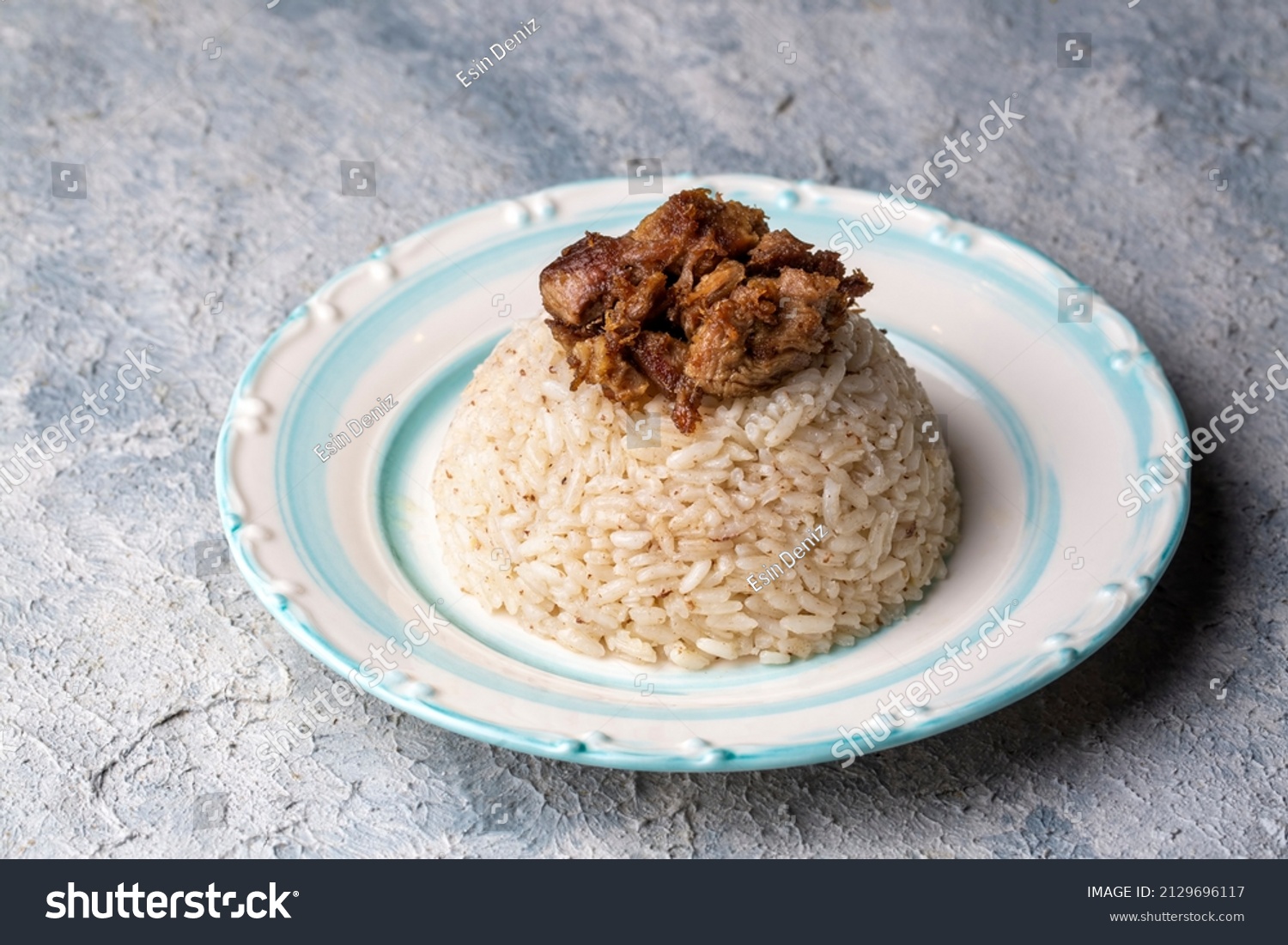 Türkisches Fleisch Et Kavurma mit Reis Stockfoto 2129696117 | Shutterstock