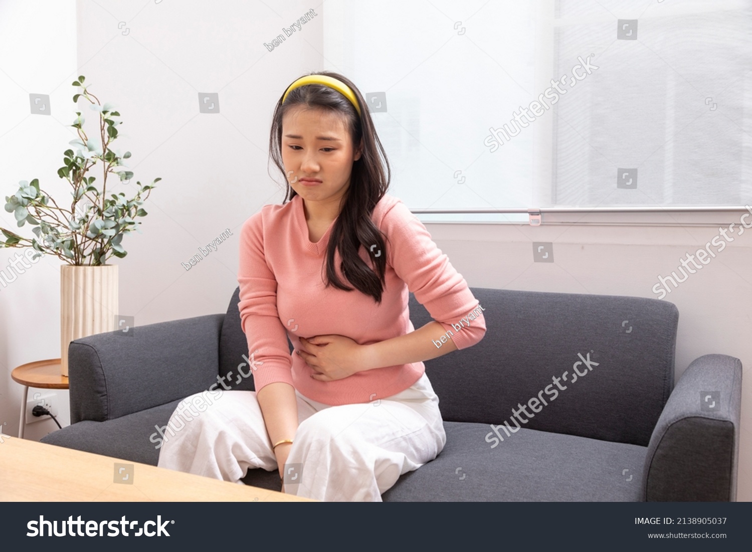 Asian Woman Painful Face Clasping Belly Stock Photo 2138905037 ...