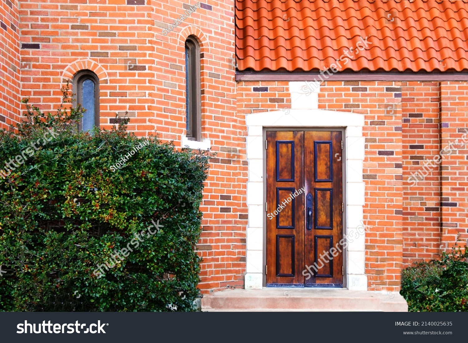 Red Brick House Front Door Entrance Stock Photo 2140025635 | Shutterstock